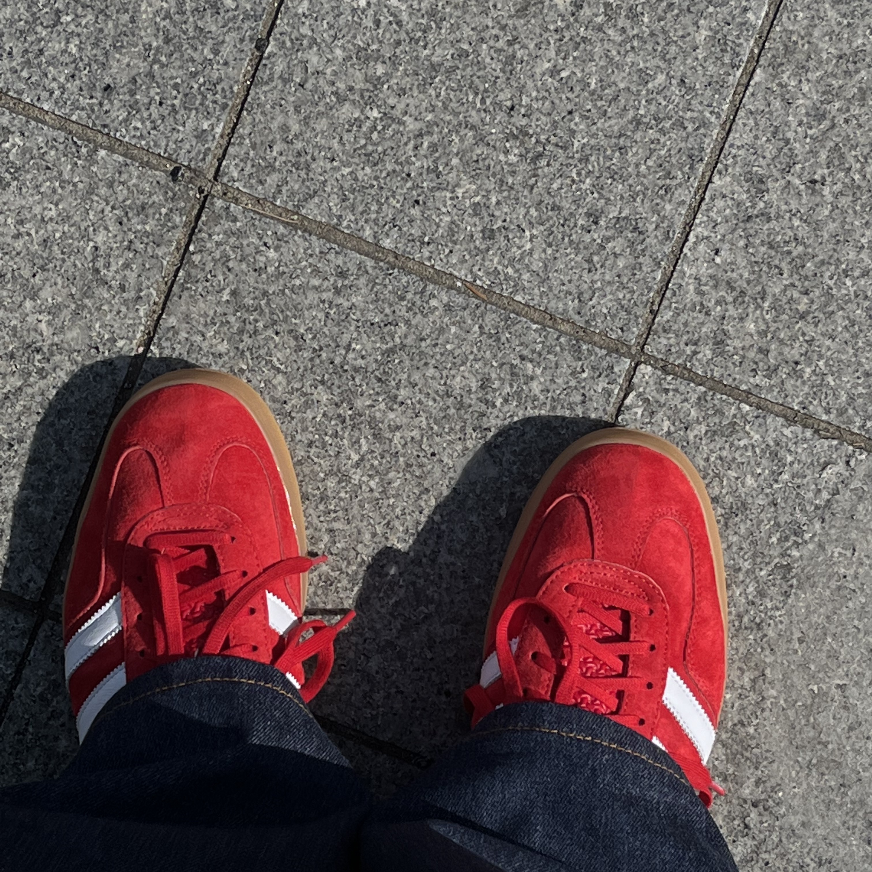 Adidas Gazelle Indoor Scarlet 착용 스타일