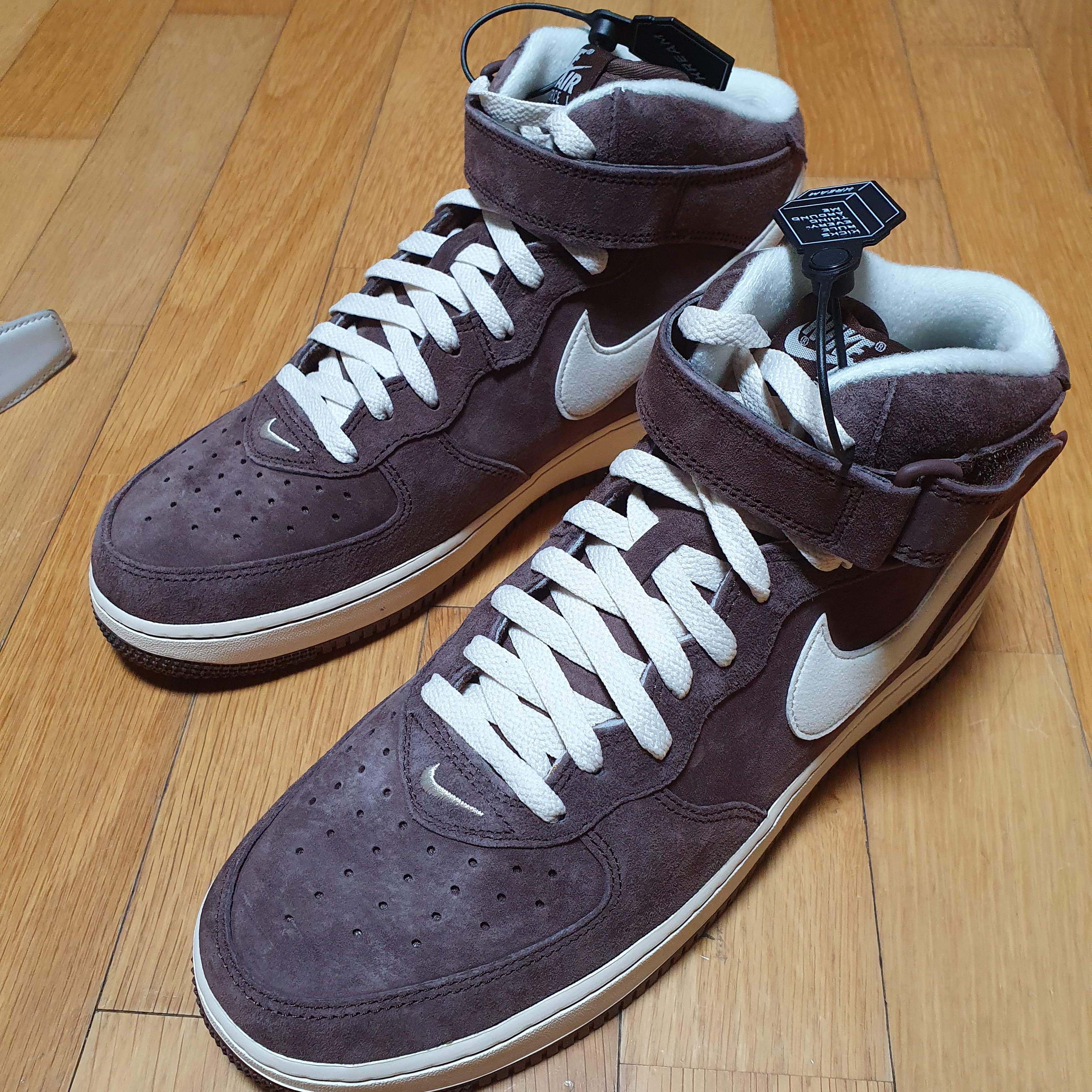 Nike Air Force 1 Mid '07 QS Chocolate 착용 스타일