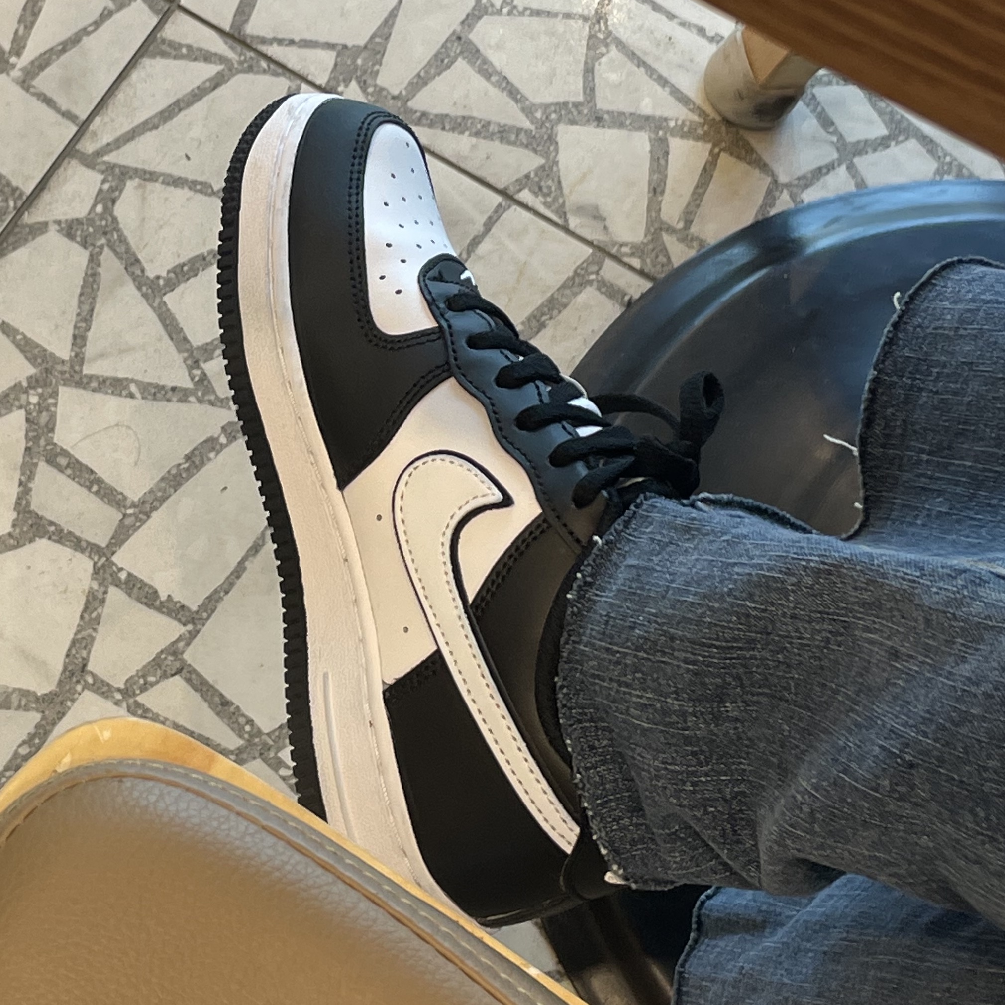 (PS) Nike Air Force 1 LV8 2 Black White 착용 스타일