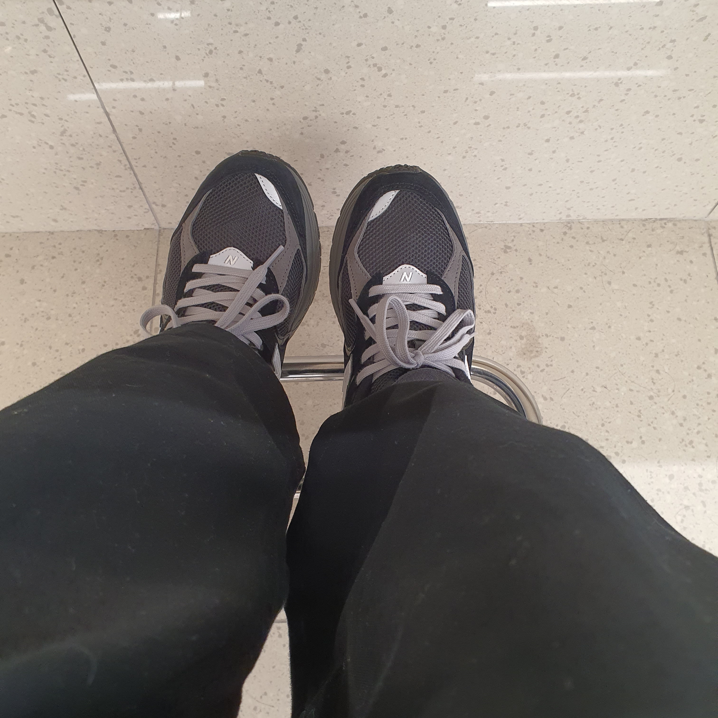 New Balance 2002R Black Dark Grey - JD Sports Exclusive 착용 스타일
