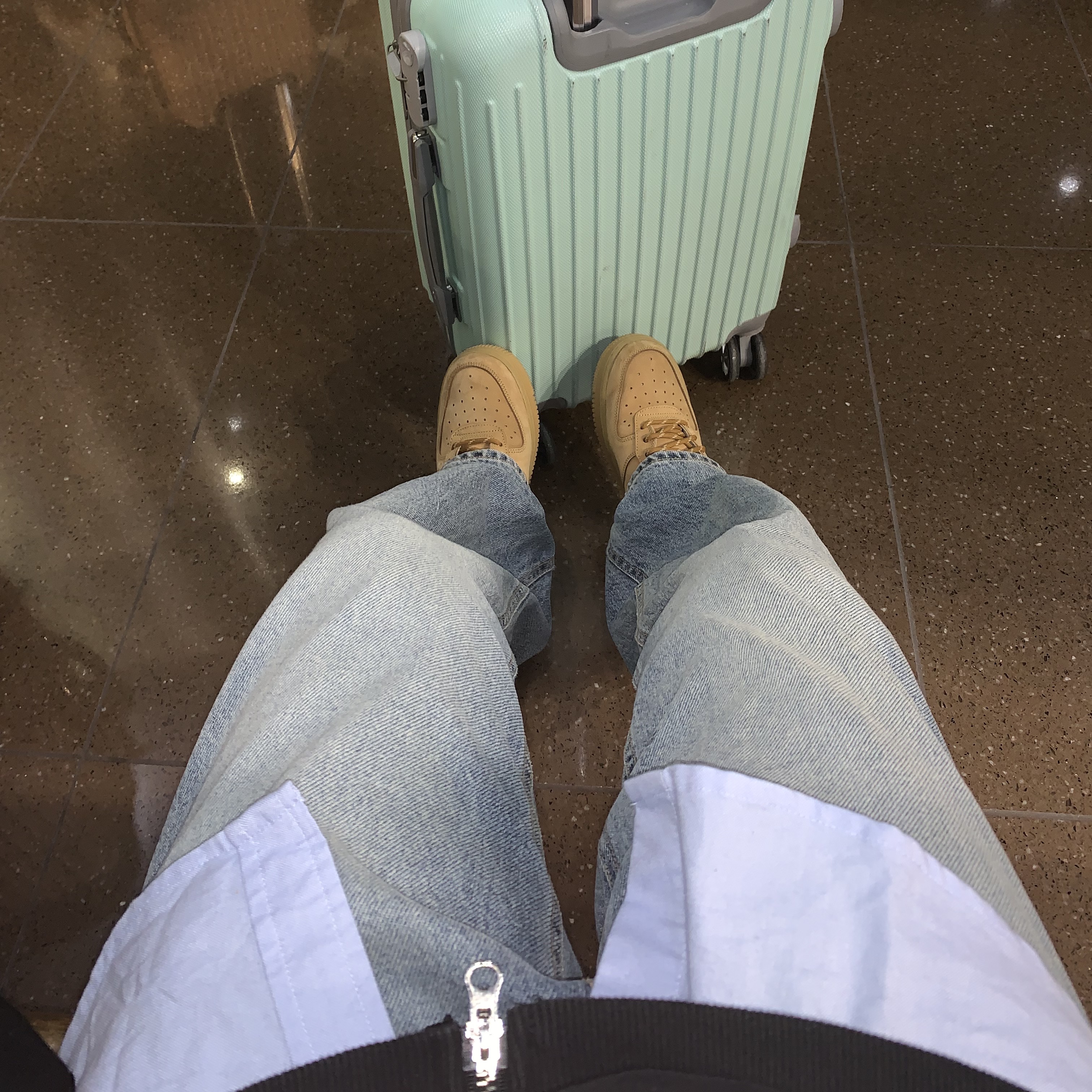 Nike Air Force 1 '07 WB Flax 착용 스타일