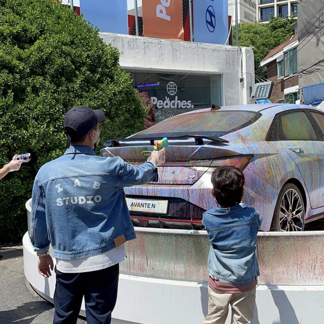 IAB Studio x Lee Denim Jacket Indigo Indigo Medium 착용 스타일 - 1