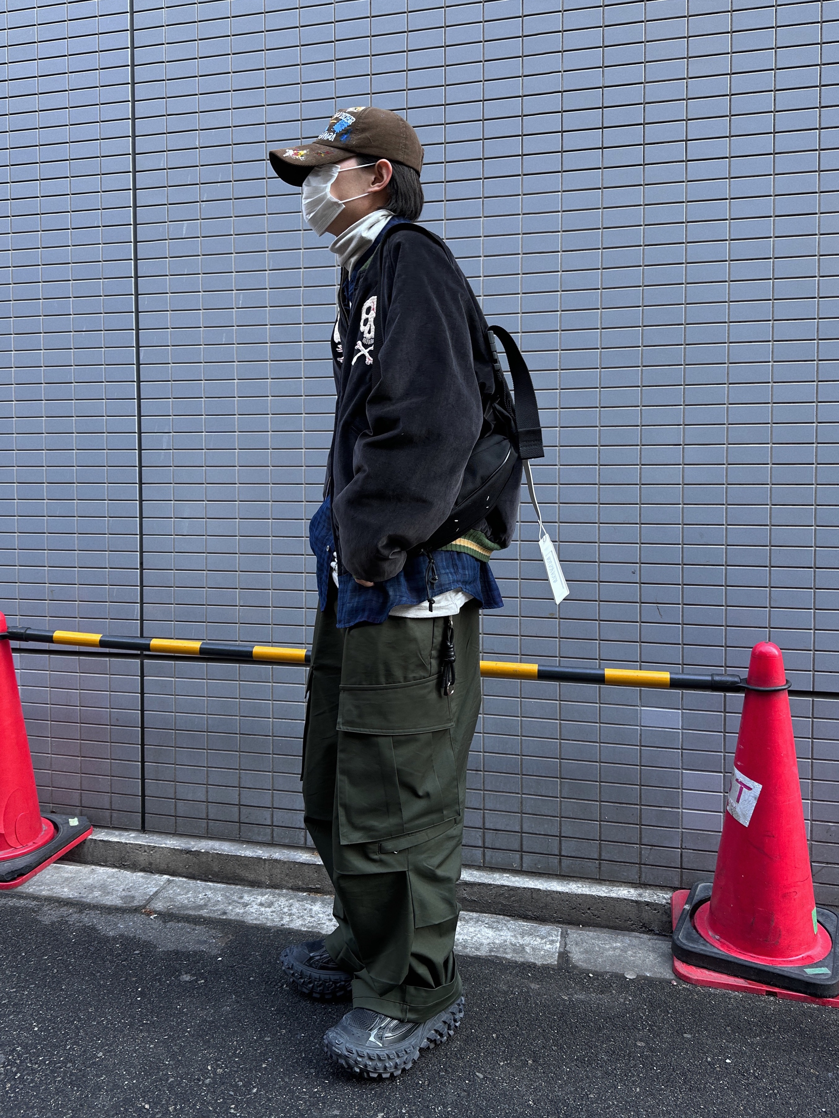 Kapital Velveteen Sulfide Souvenir Rain Skull Jacket Black, Balenciaga Defender Sneakers Black 착용 스타일 - 5