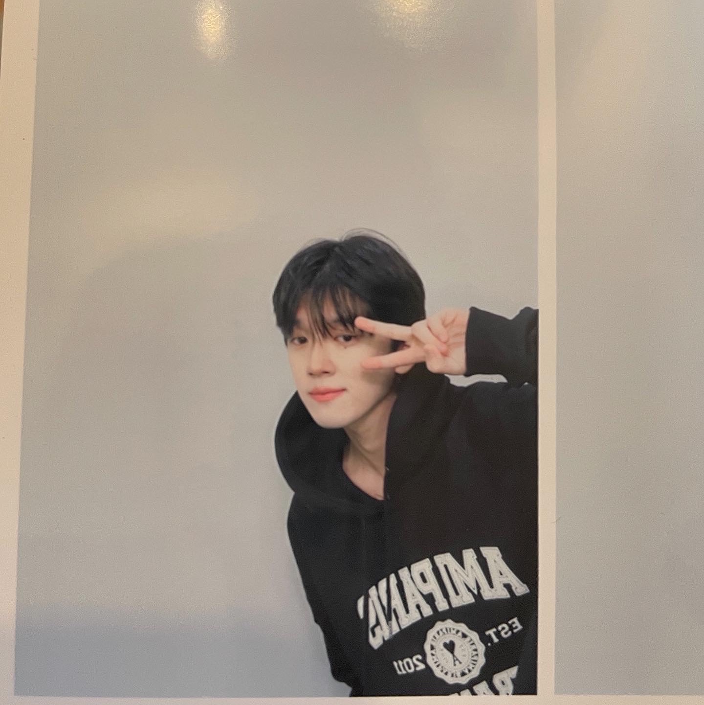 Ami Paris France Hood Sweatshirt Black 착용 스타일