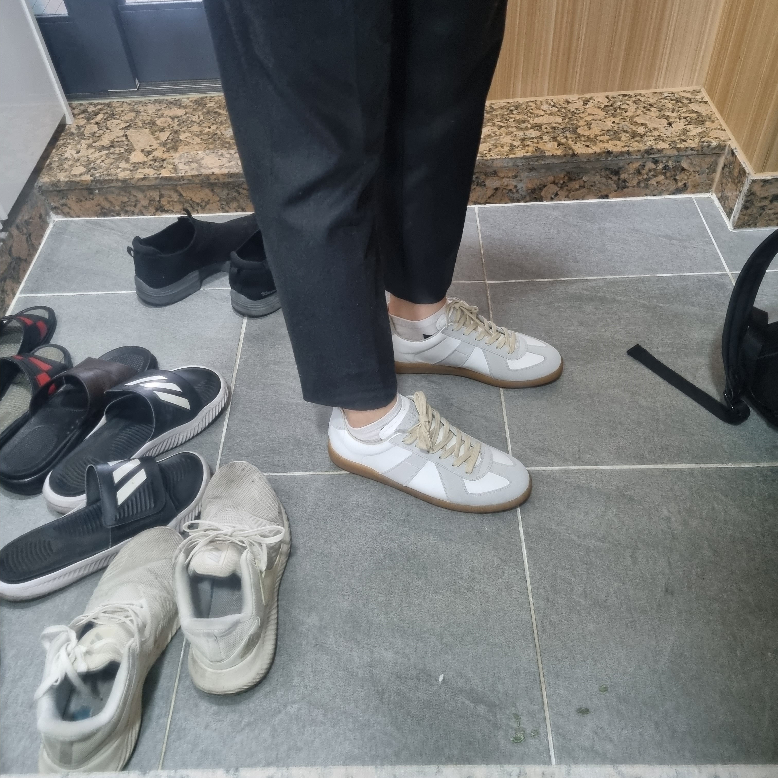 Maison Margiela Calfskin Replica Sneakers 착용 스타일 - 2