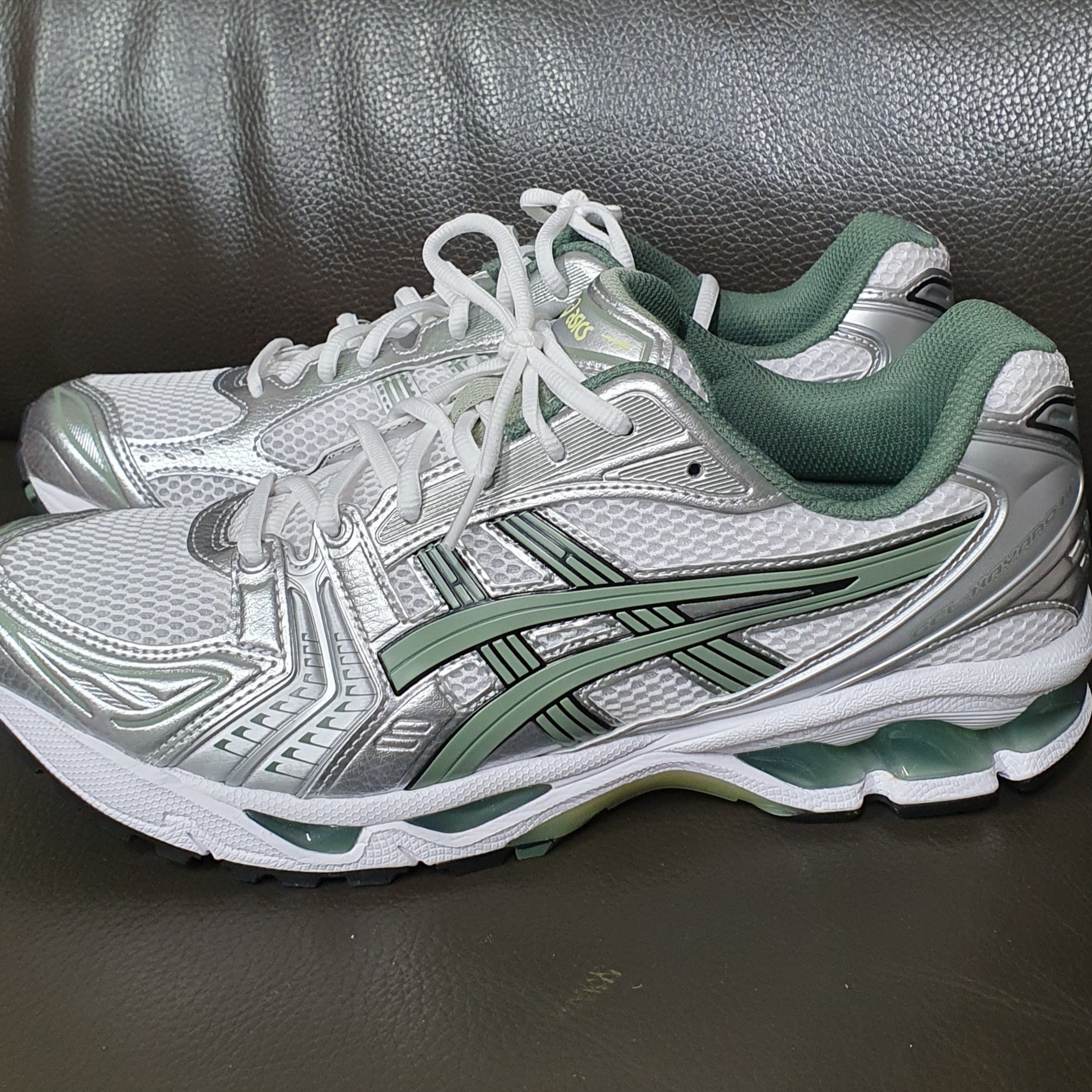 Asics Gel-Kayano 14 White Slate Grey 착용 스타일