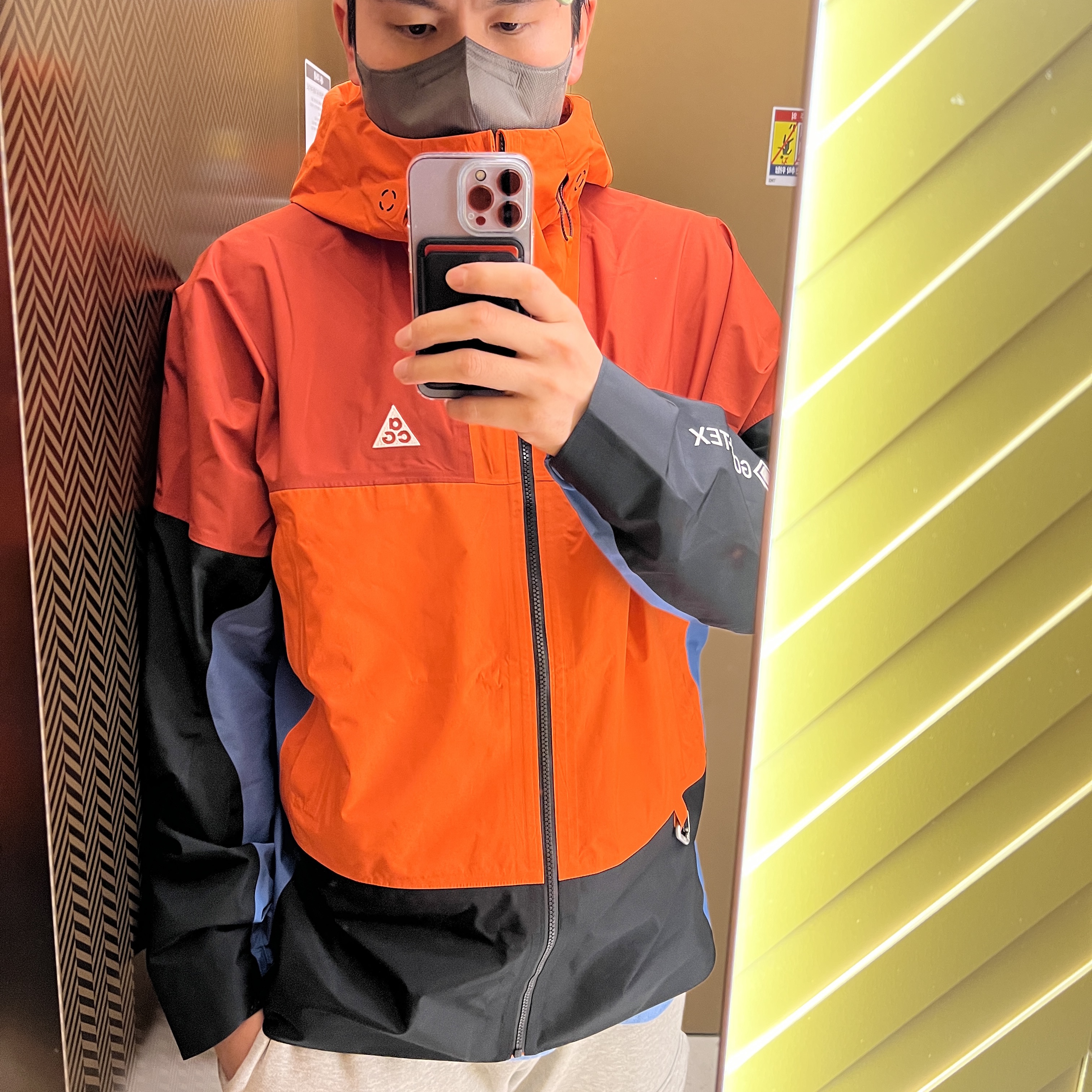 Nike ACG Storm-Fit ADV Chain of Craters Jacket Orange Black Blue - US/EU 착용 스타일