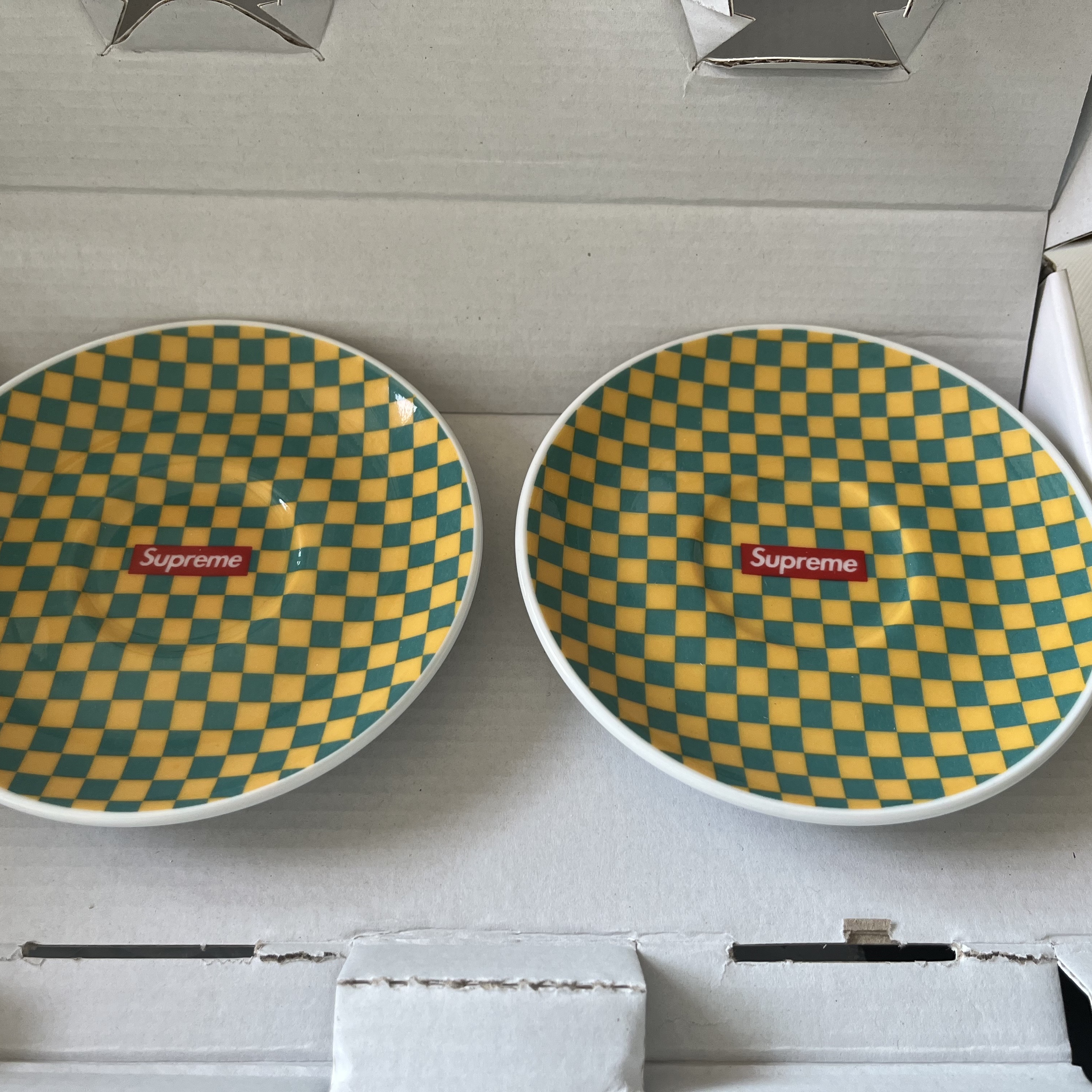Supreme x IPA Porcellane Aosta Espresso Set Teal (Set of 2) 착용 스타일 - 2