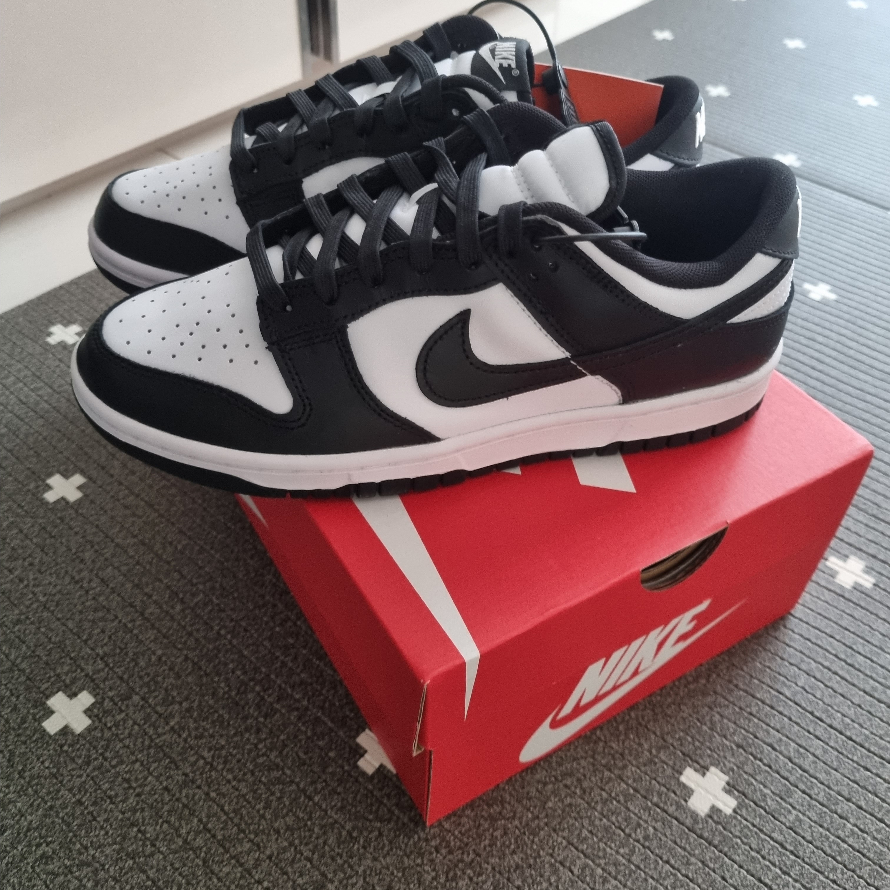 Nike Dunk Low Retro Black 착용 스타일