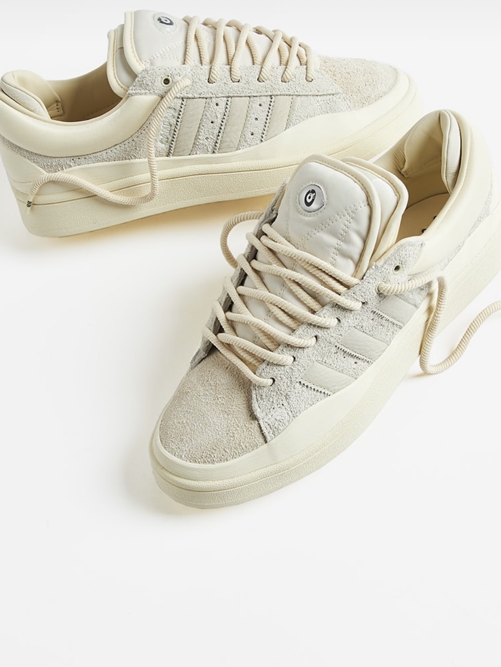 Adidas x Bad Bunny Campus Light Cloud White 착용 스타일 - 2