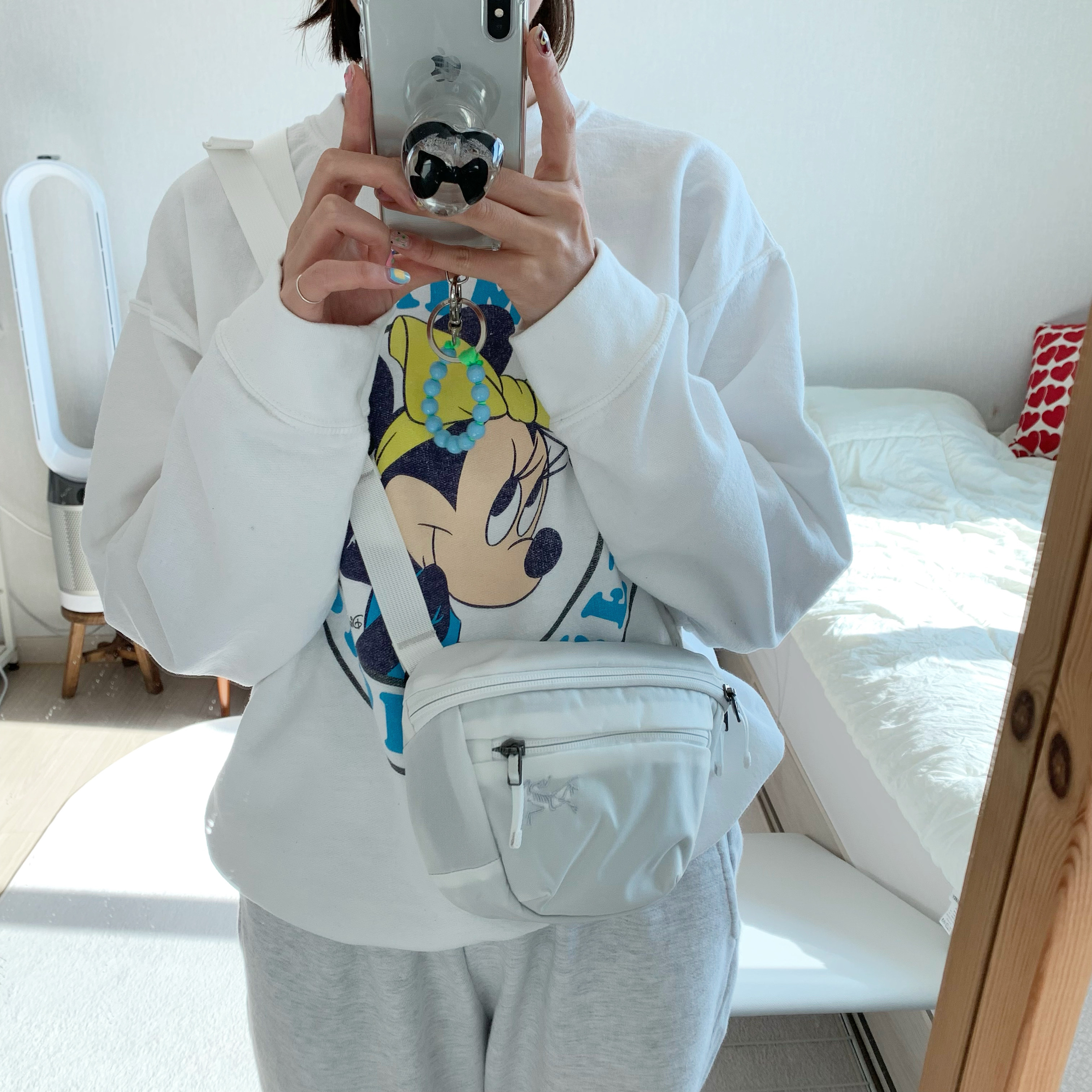 Arc'teryx Mantis 1 Waistpack White Light 착용 스타일 - 2