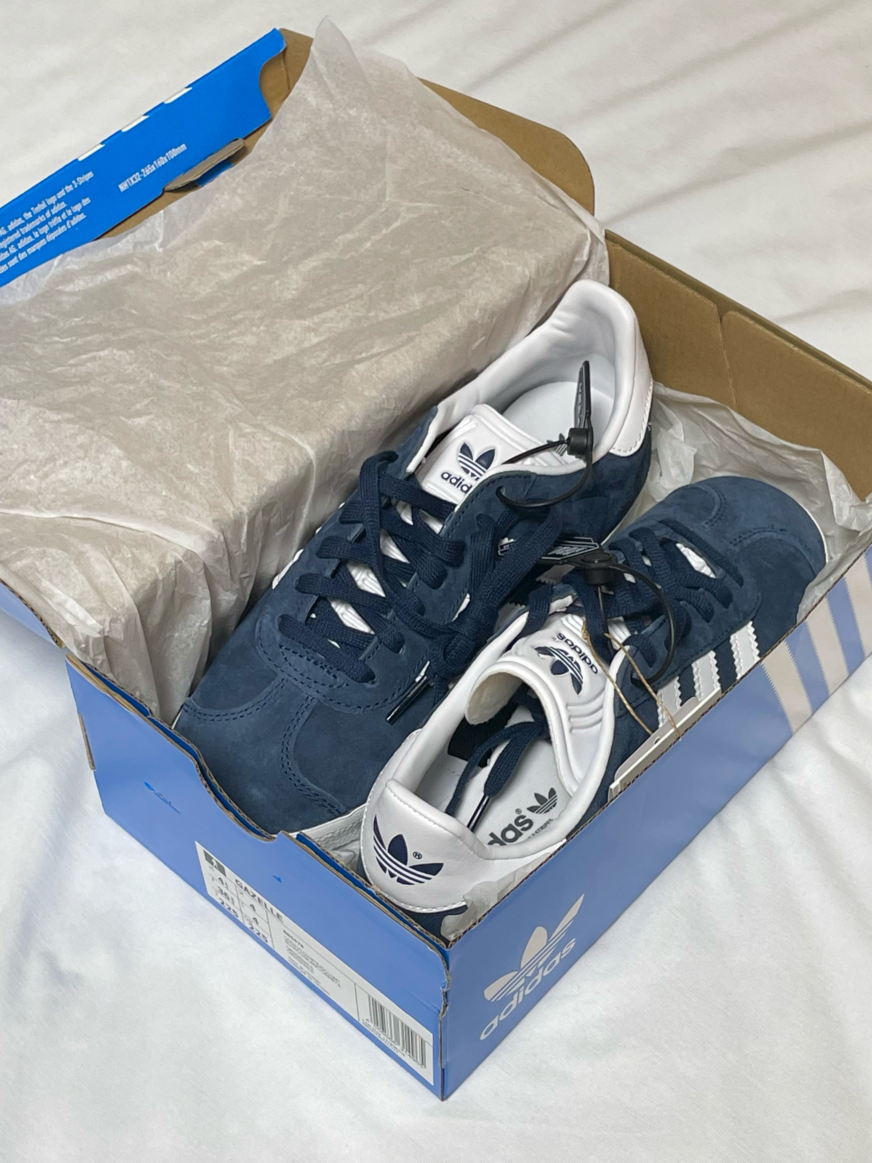 Adidas Gazelle Collegiate Navy 착용 스타일 - 1