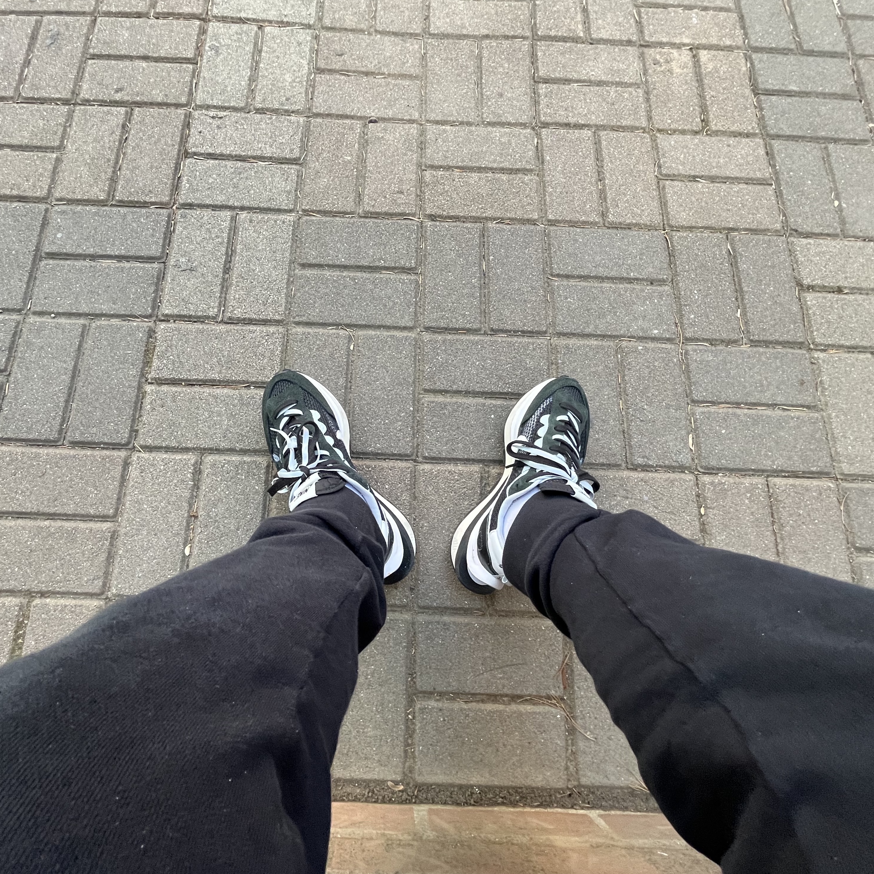 Nike x Sacai VaporWaffle Black White 착용 스타일