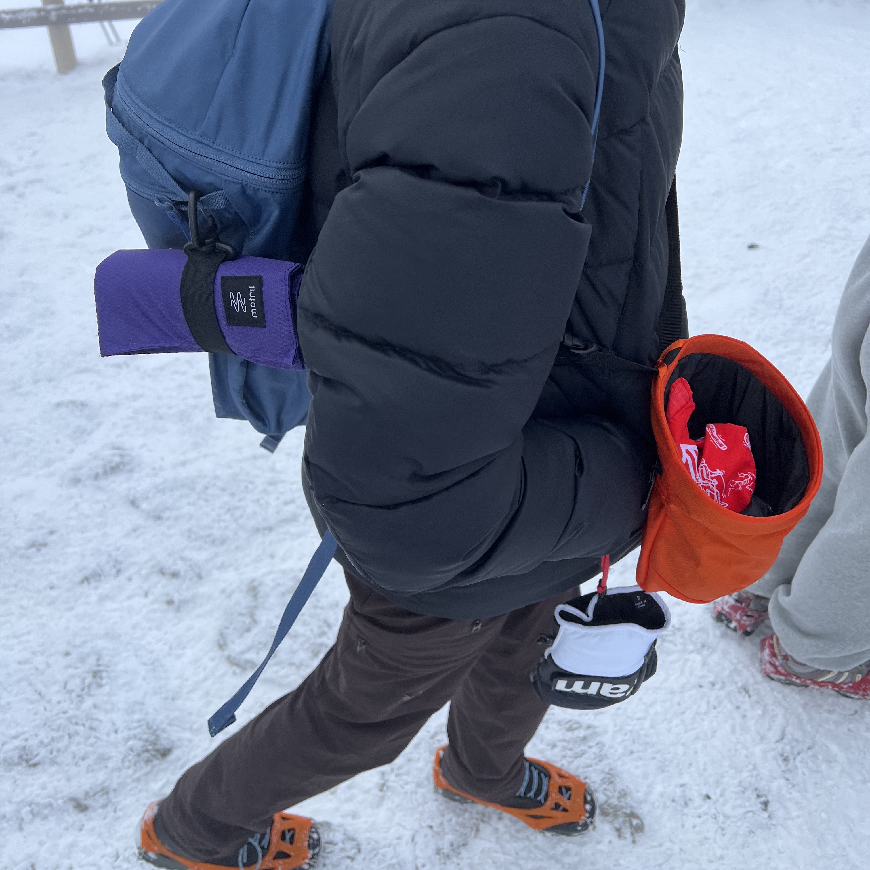 Arc'teryx Grotto Toque Orca, Arc'teryx Heliad 15 Backpack Moonlit 착용 스타일