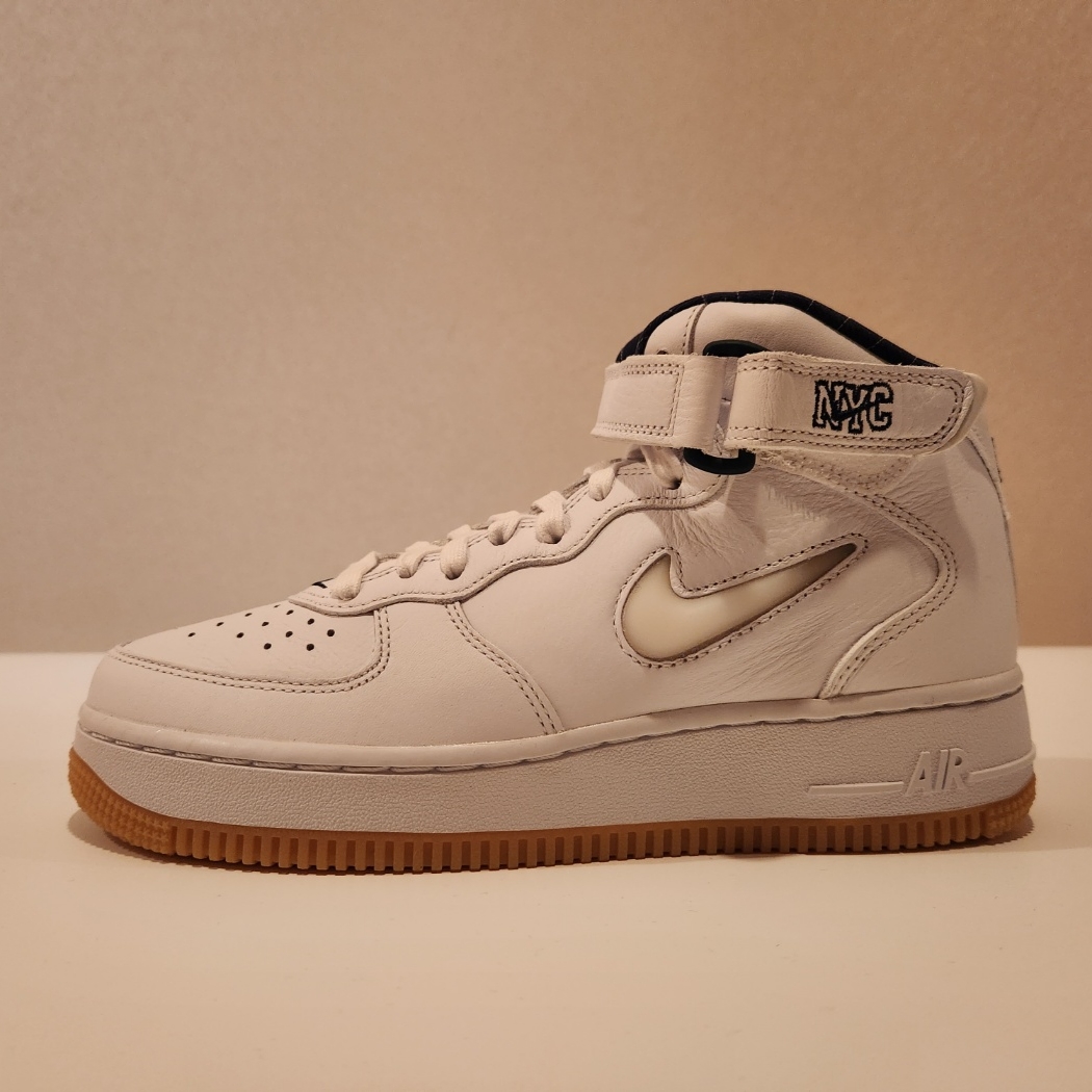 Nike Air Force 1 Mid QS NYC White Midnight Navy 착용 스타일 - 2
