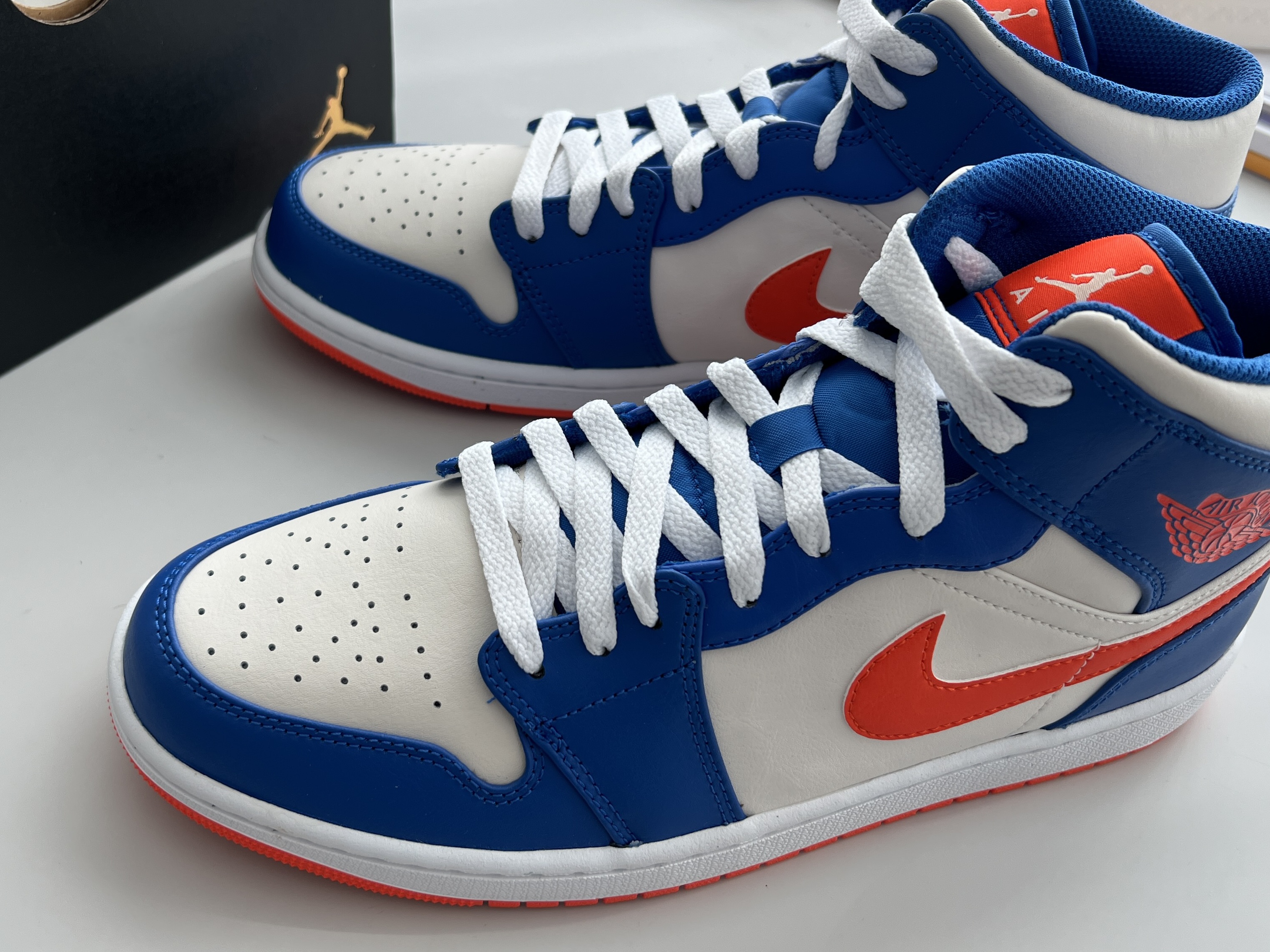 Jordan 1 Mid Game Royal Rush Orange 착용 스타일 - 1