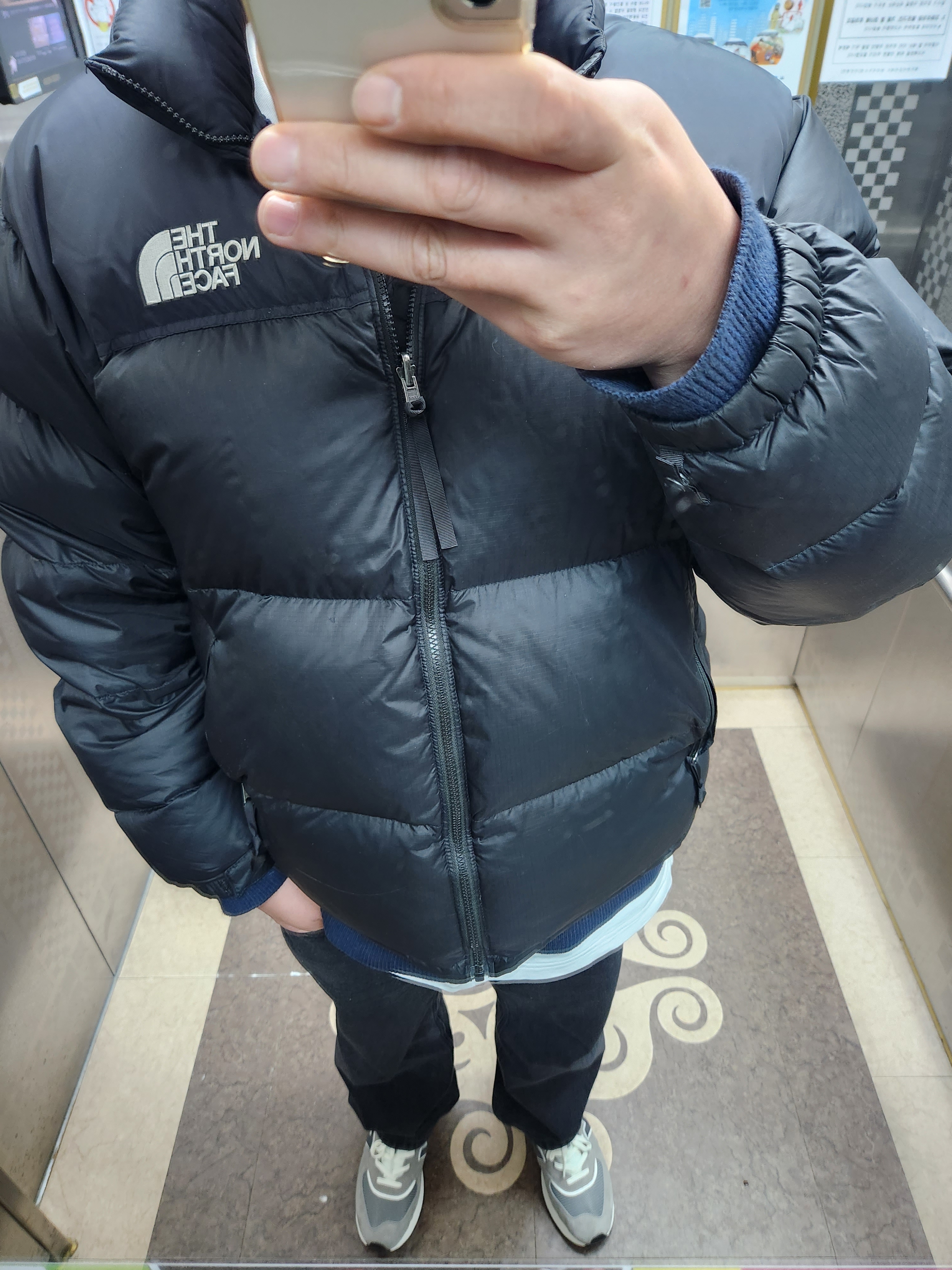 New Balance 574 Legacy Grey, The North Face 1996 Eco Nuptse Jacket Black 착용 스타일