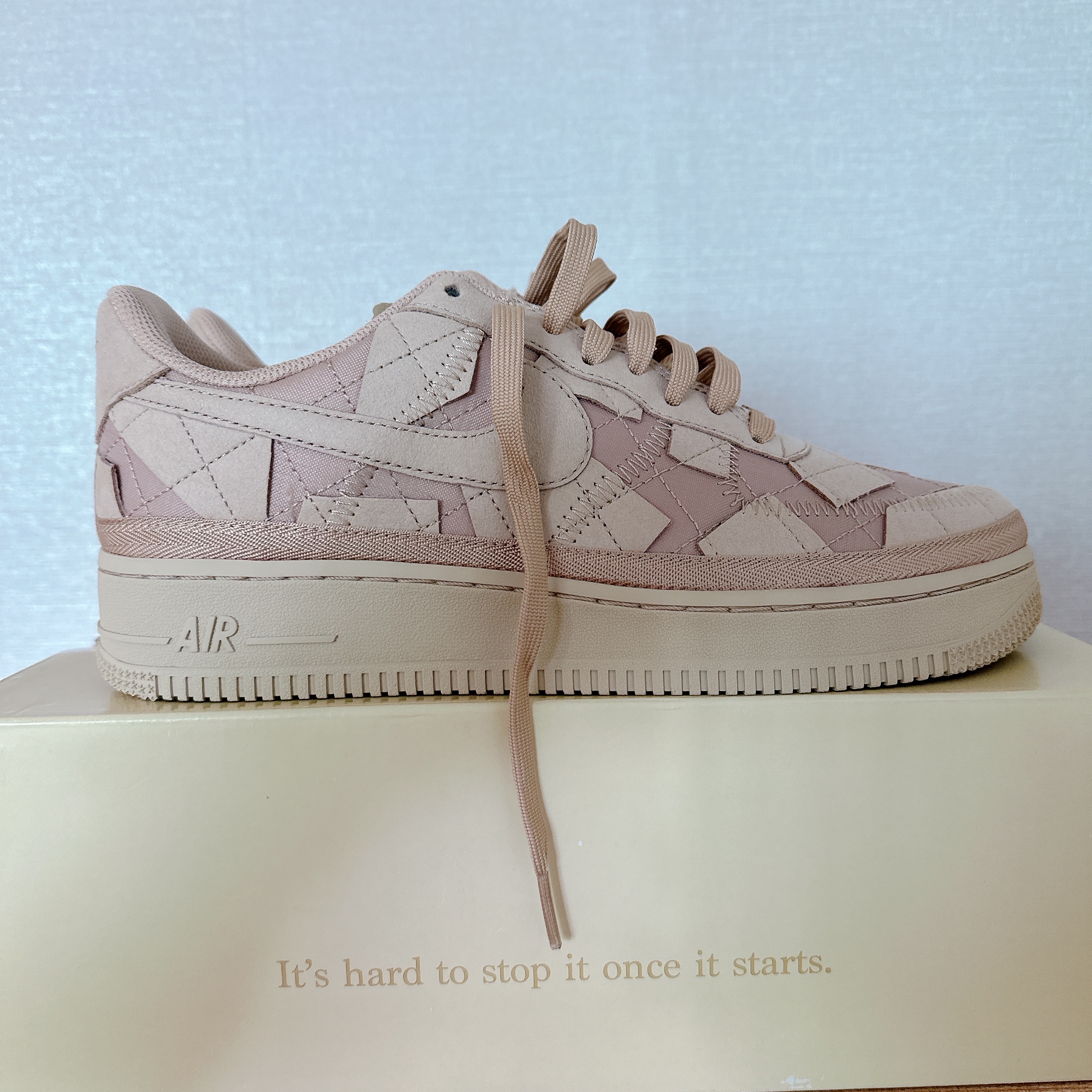Nike x Billie Eilish Air Force 1 Low '07 SP Mushroom 착용 스타일 - 2
