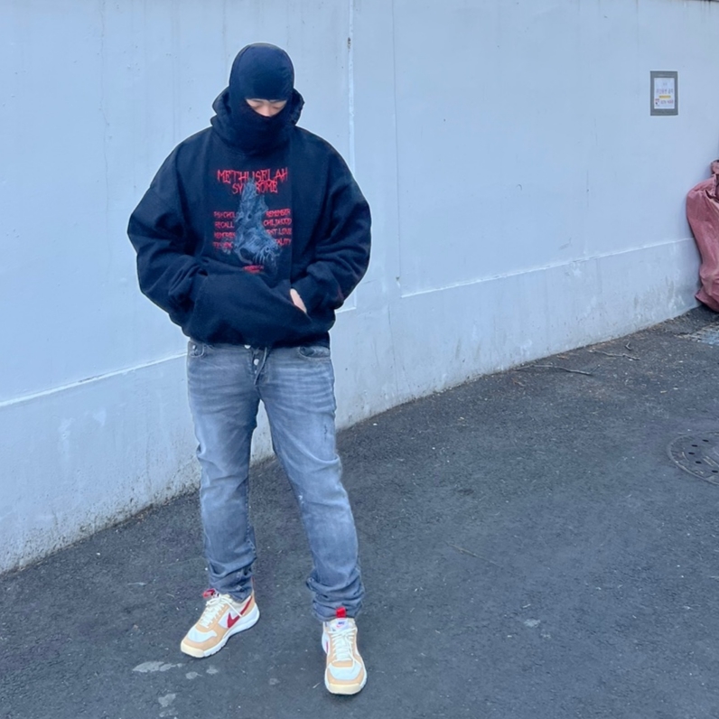Undermycar Methuselah Syndrome Damage Washed Hood Sudan Red - 23SS, Undermycar Legion.03 Slim Fit Blue Stitch Washed Jeans Washed Gray 착용 스타일 - 1