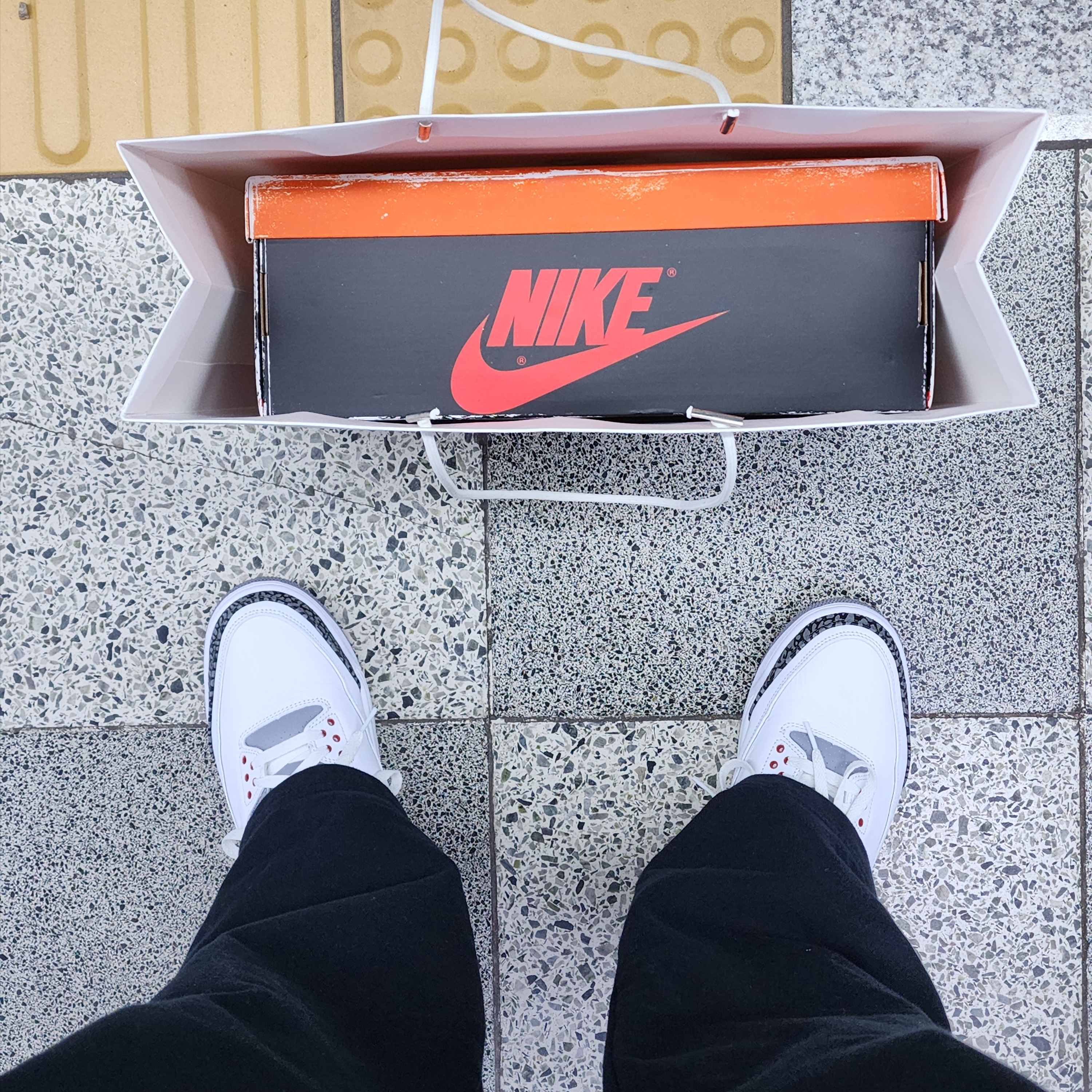 Jordan 1 Retro High OG Chicago 2022, Jordan 3 Retro Fire Red 2022 착용 스타일