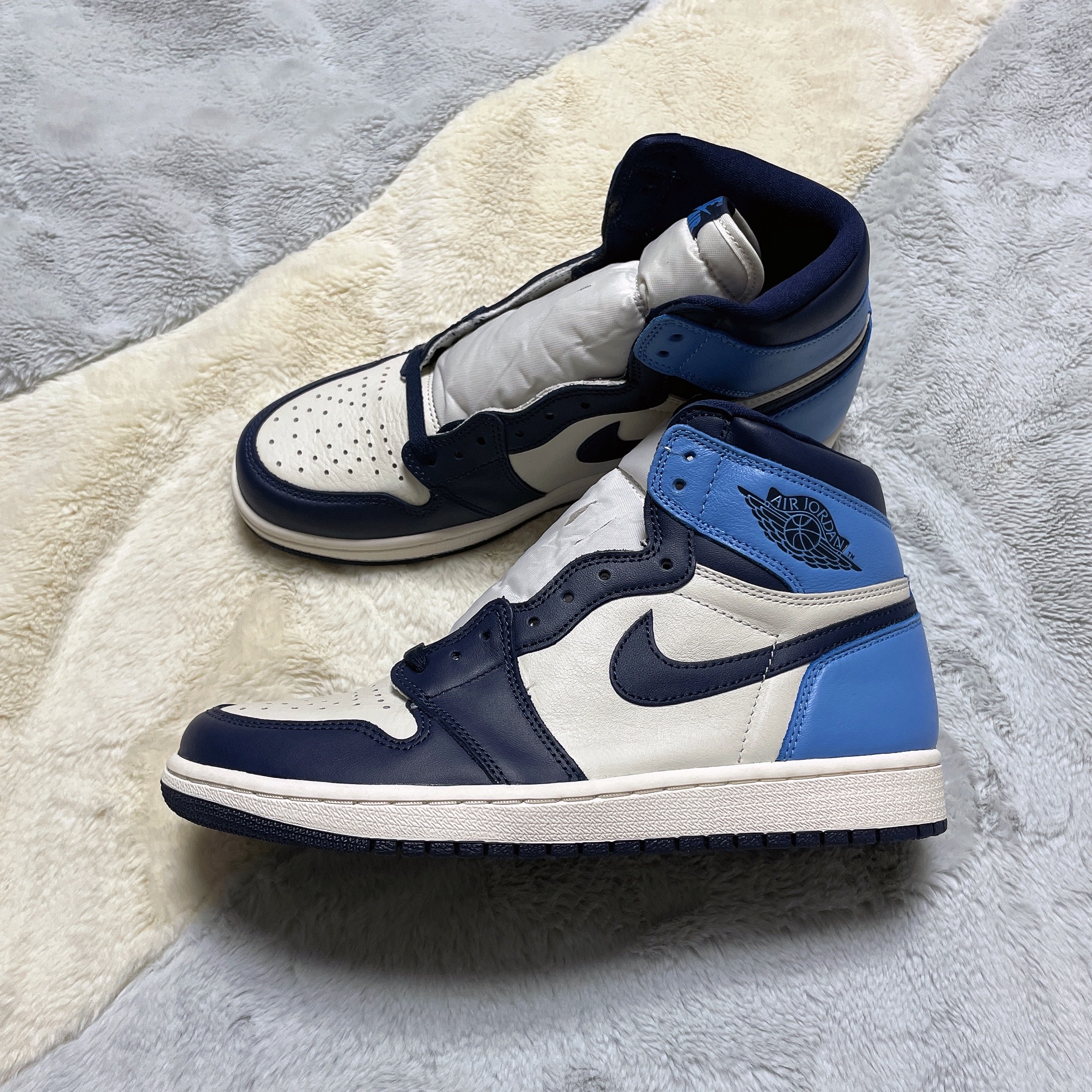 Jordan 1 Retro High Obsidian UNC 착용 스타일 - 2