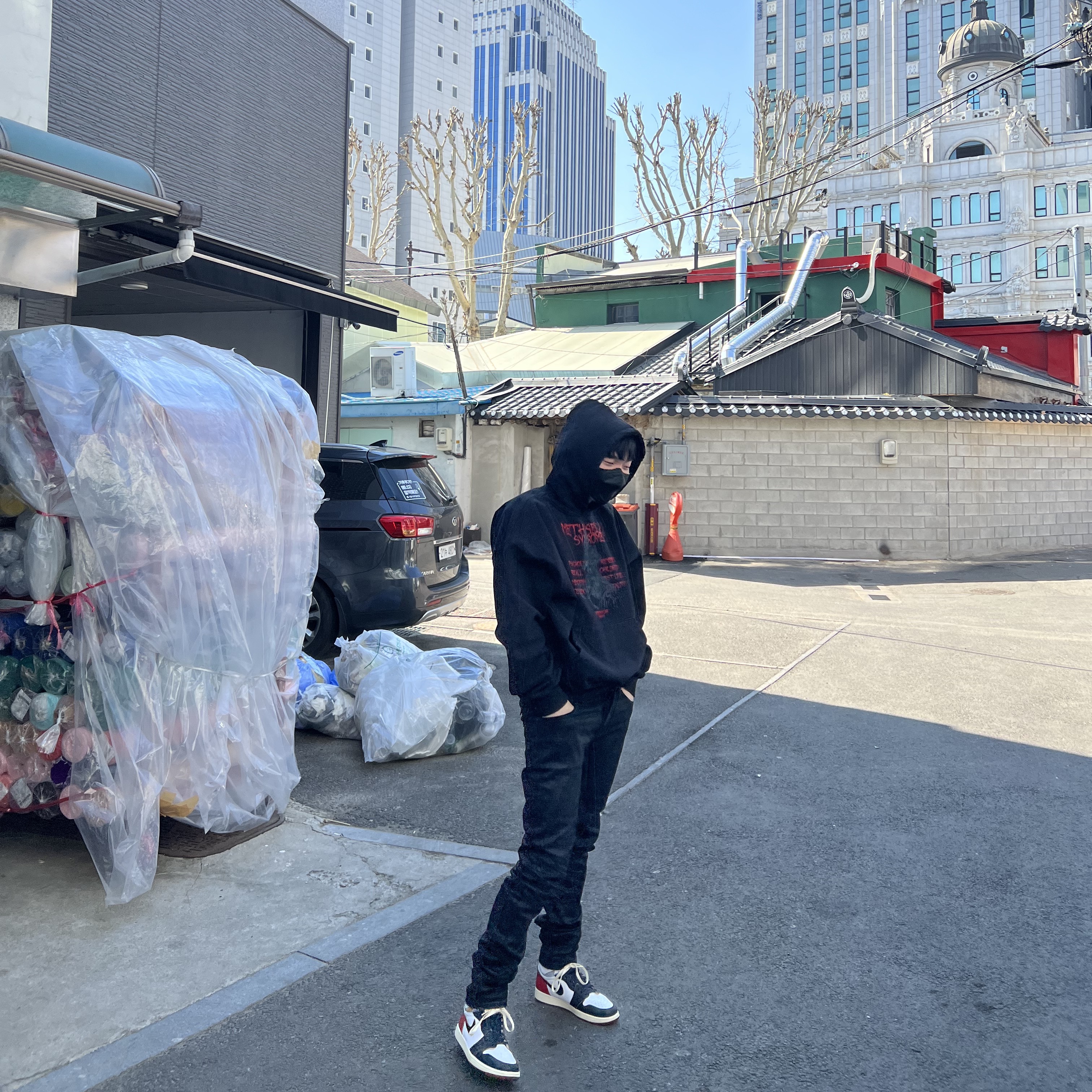 Undermycar Methuselah Syndrome Damage Washed Hood Sudan Red - 23SS, Undermycar Black Mamba Slim Fit Red Stitch Wax Coating Jeans Rumba Red - 22FW 착용 스타일 - 1