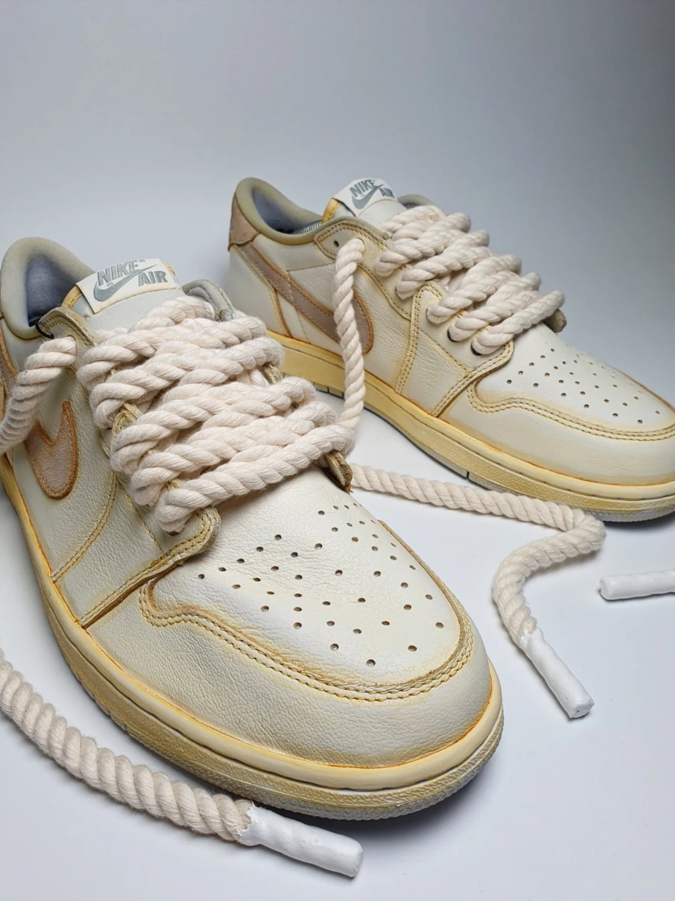 Jordan 1 Low OG Neutral Grey 착용 스타일 - 3