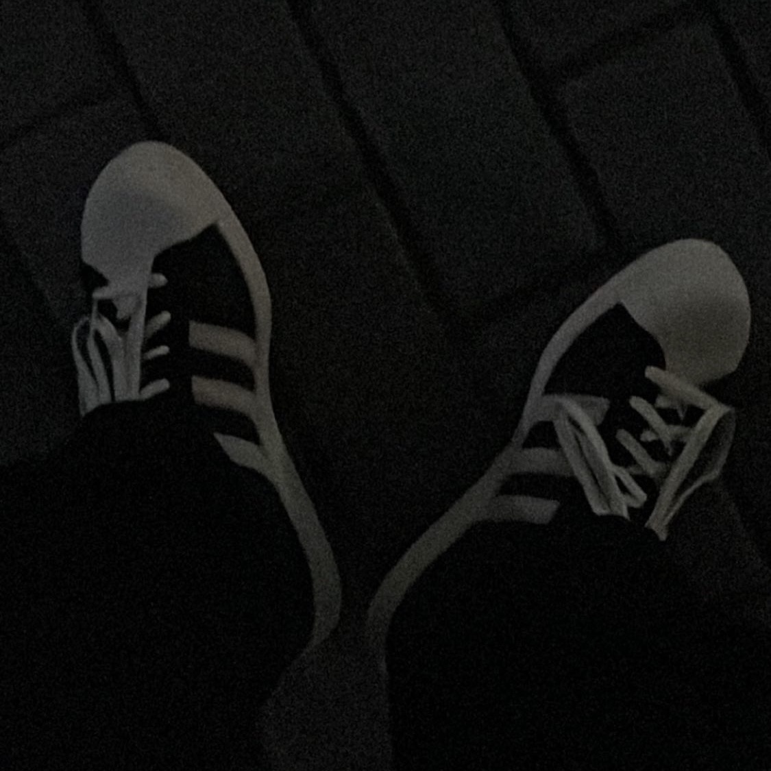 Adidas Superstar 82 Black White 착용 스타일