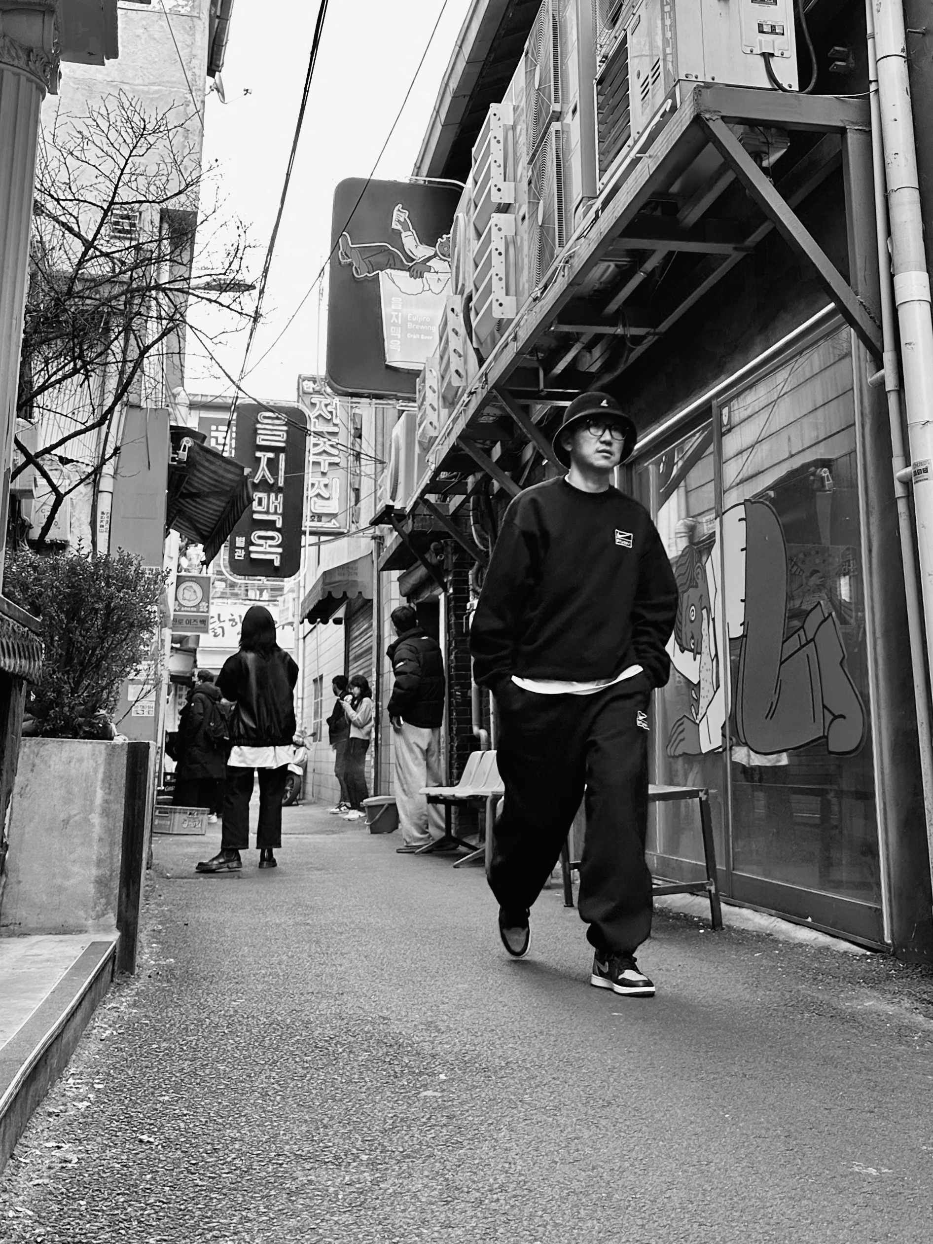 Nike x Stussy NRG Washed Fleece Pants Black (DO5296-010), Nike x Stussy NRG Washed Fleece Crewneck Black (DO5310-010) 착용 스타일