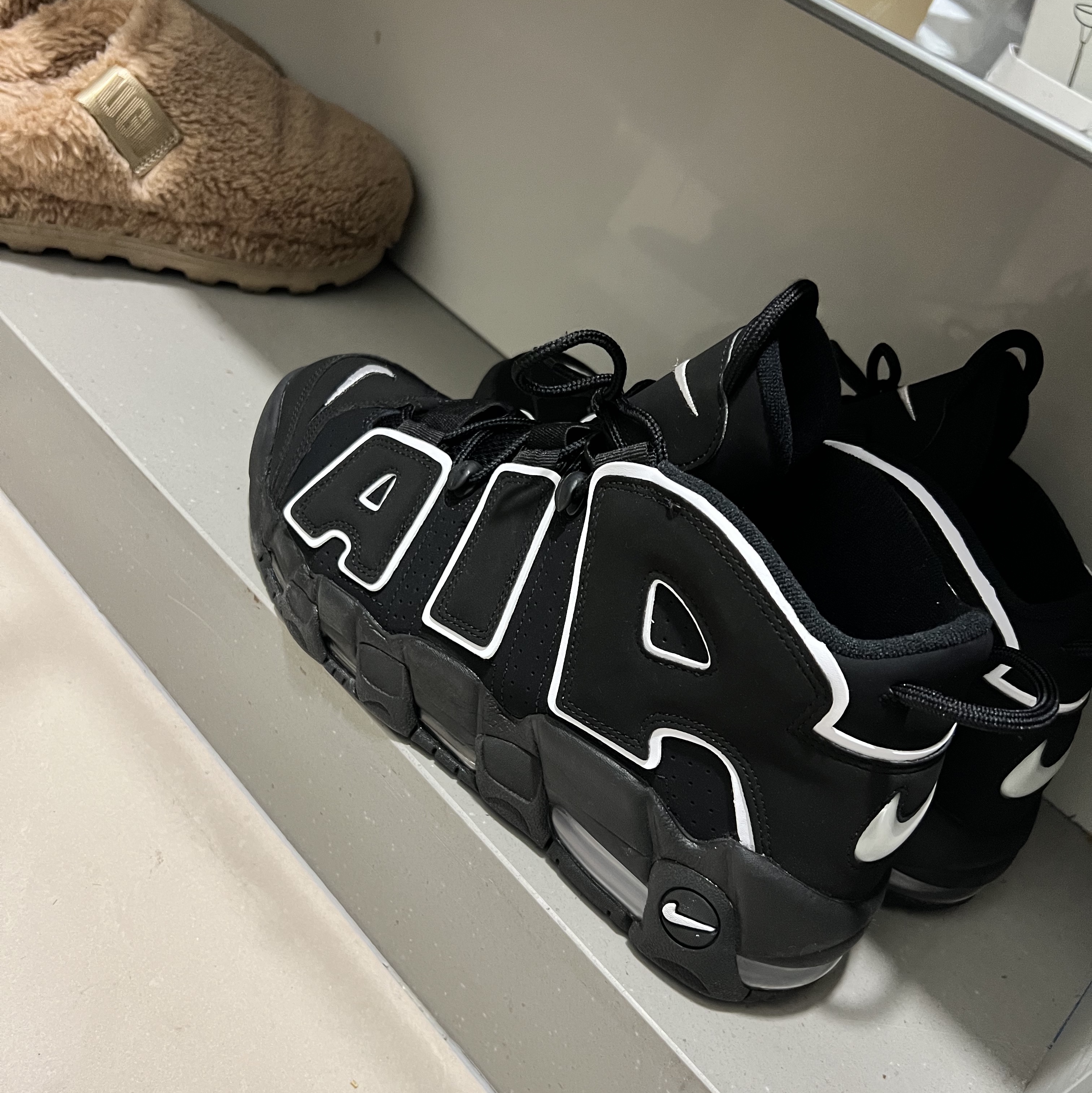 Nike Air More Uptempo Black White 2020 착용 스타일