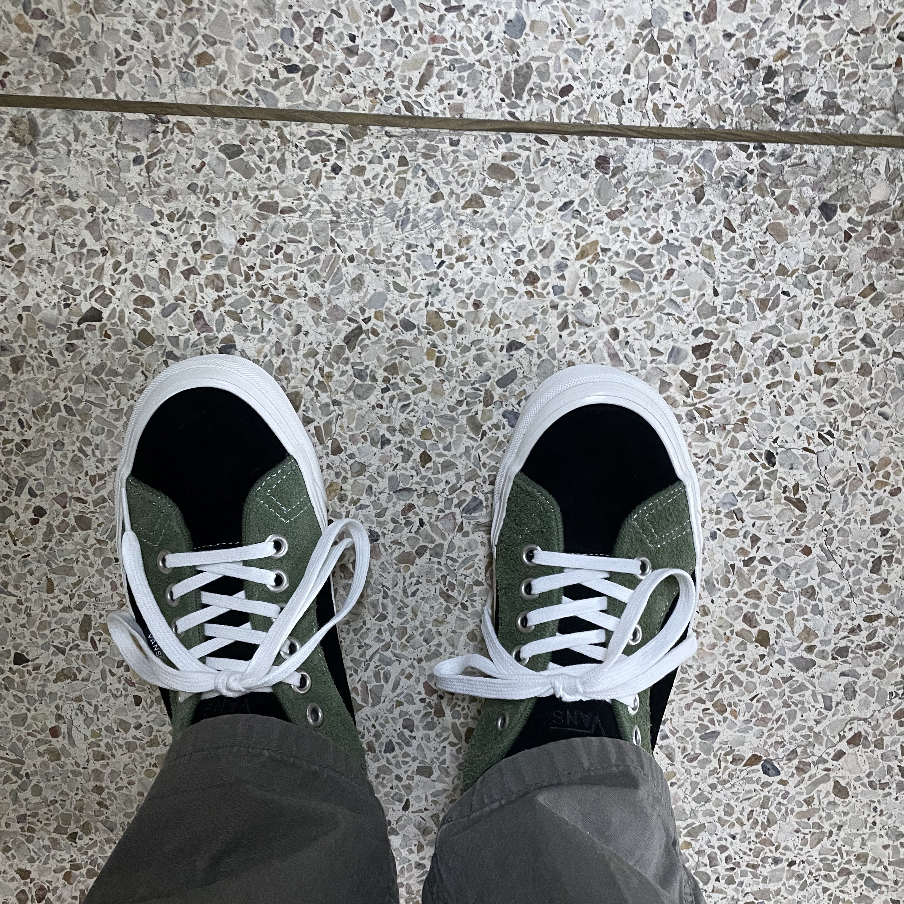 Vans x Gramicci Lampin 86 DX Black Olive 착용 스타일