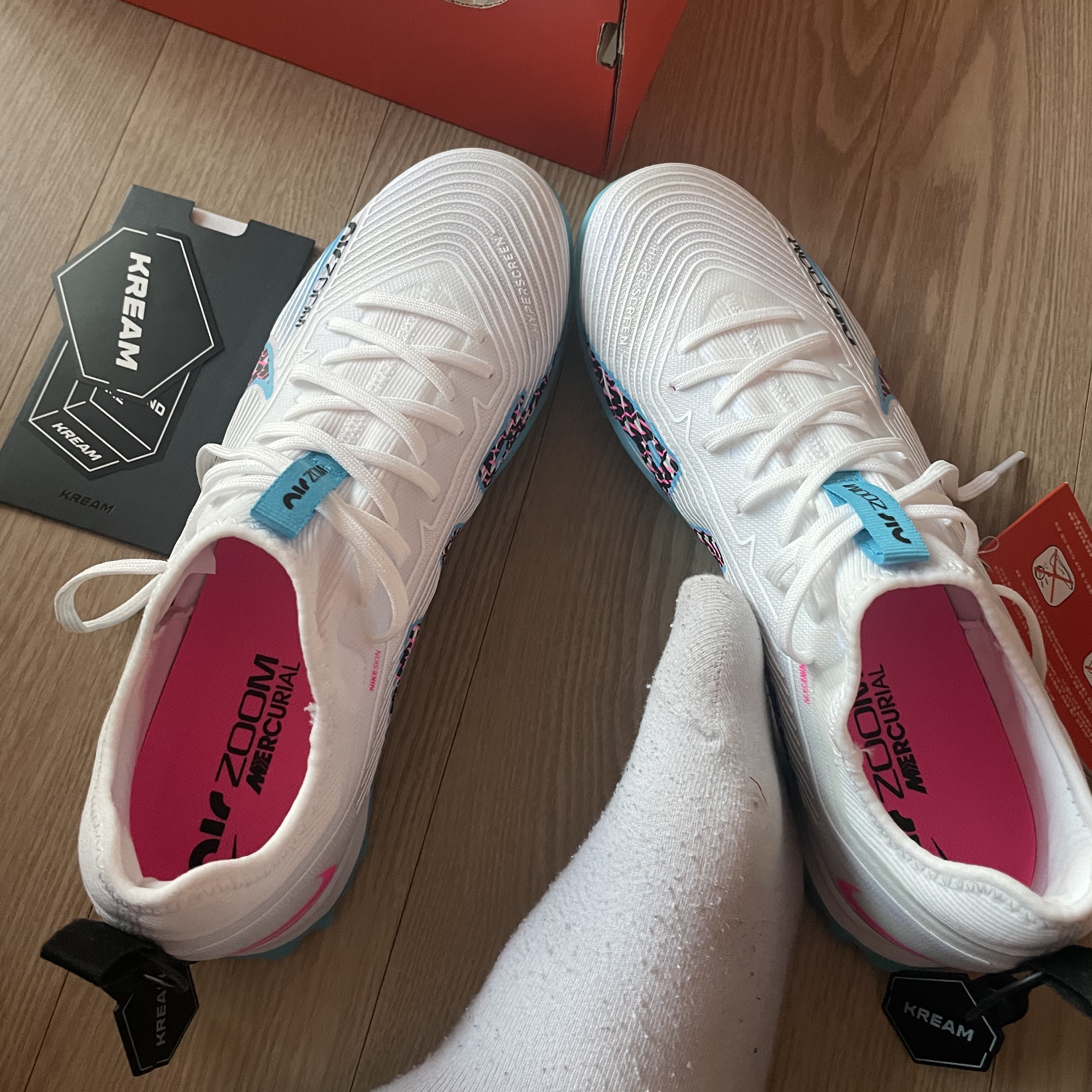 Nike Zoom Mercurial Vapor 15 Pro TF White Baltic Blue 착용 스타일 - 3