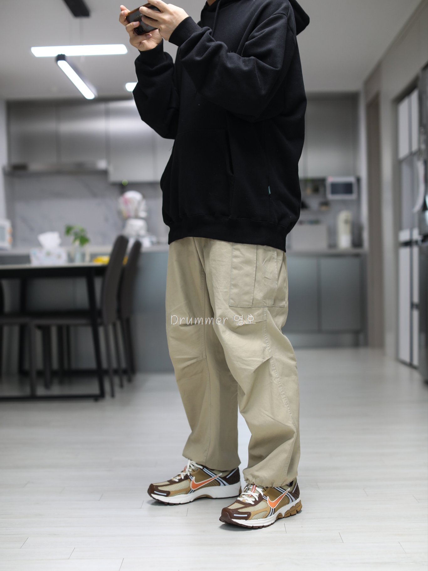 Nike Zoom Vomero 5 Wheat Grass and Cacao Wow 착용 스타일