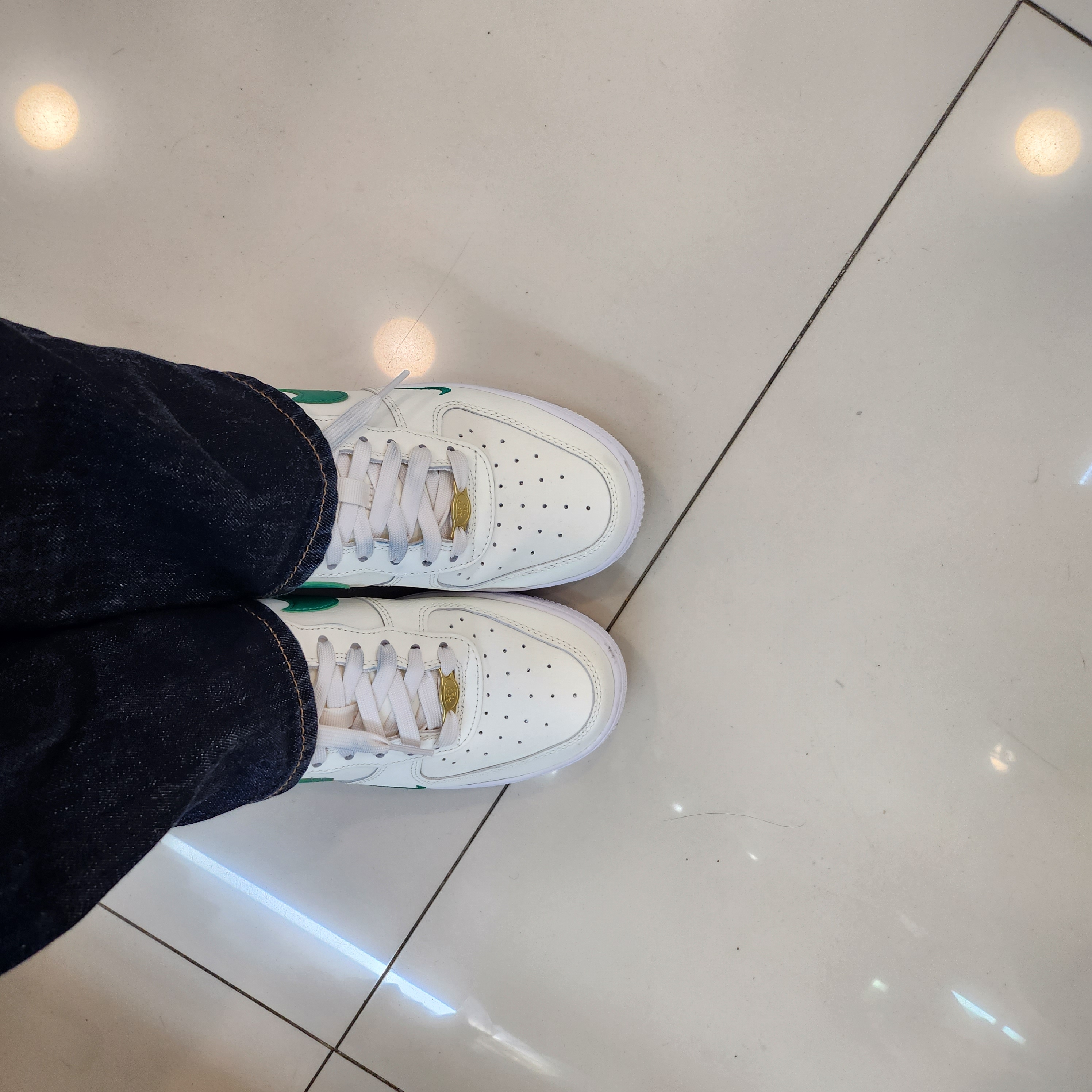 (W) Nike Air Force 1 '07 SE 40th Anniversary Join Forces Sail Malachite 착용 스타일 - 2