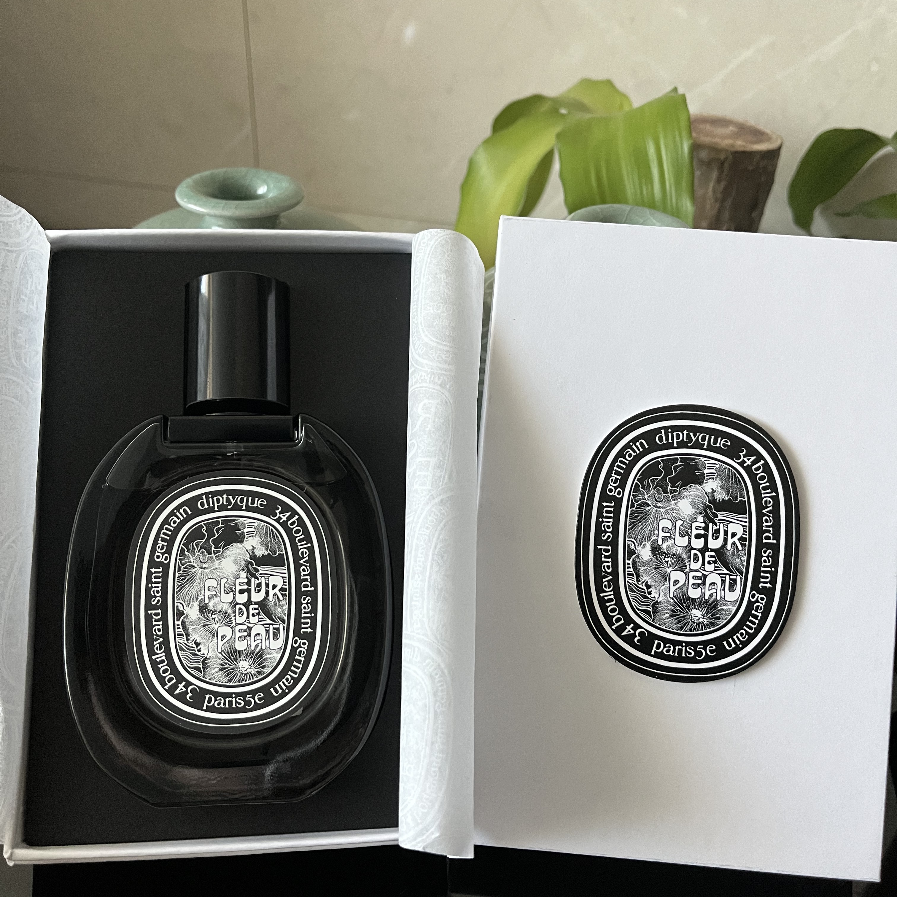 Diptyque Fleur De Peau Eau De Parfum 75ml 착용 스타일