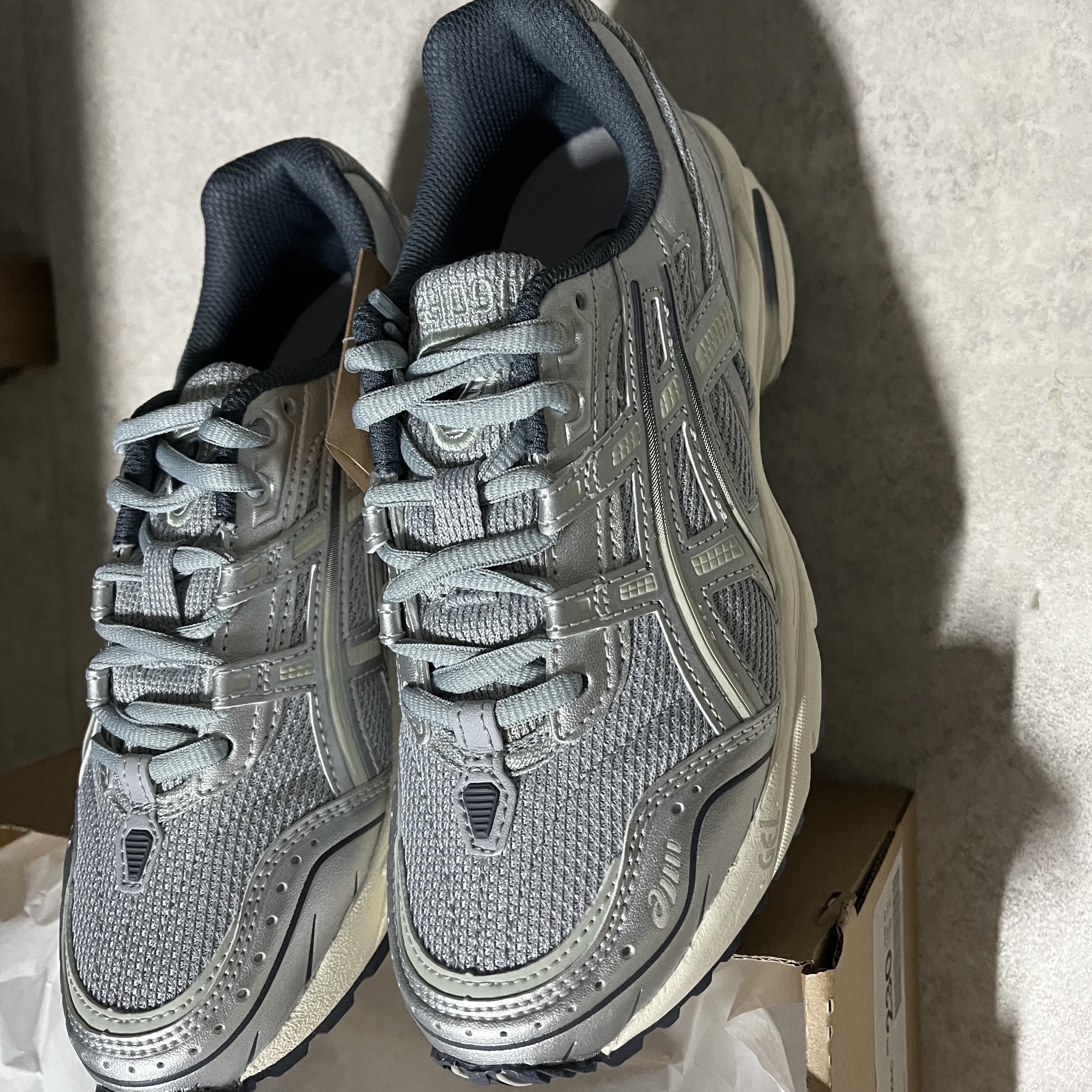 Asics Gel-1090 Piedmont Grey 착용 스타일