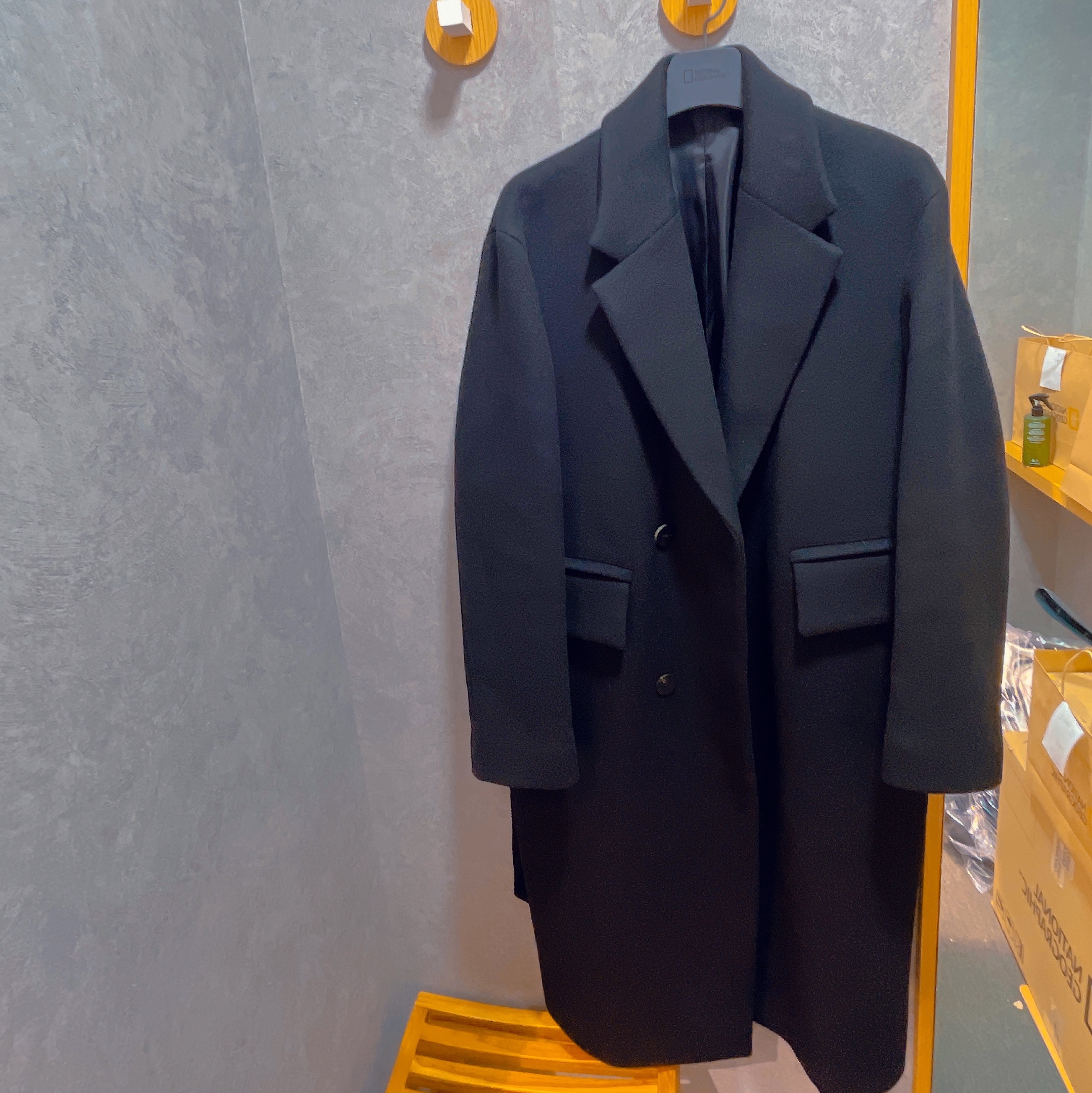 Wooyoungmi Robe Coat Black 착용 스타일 - 1