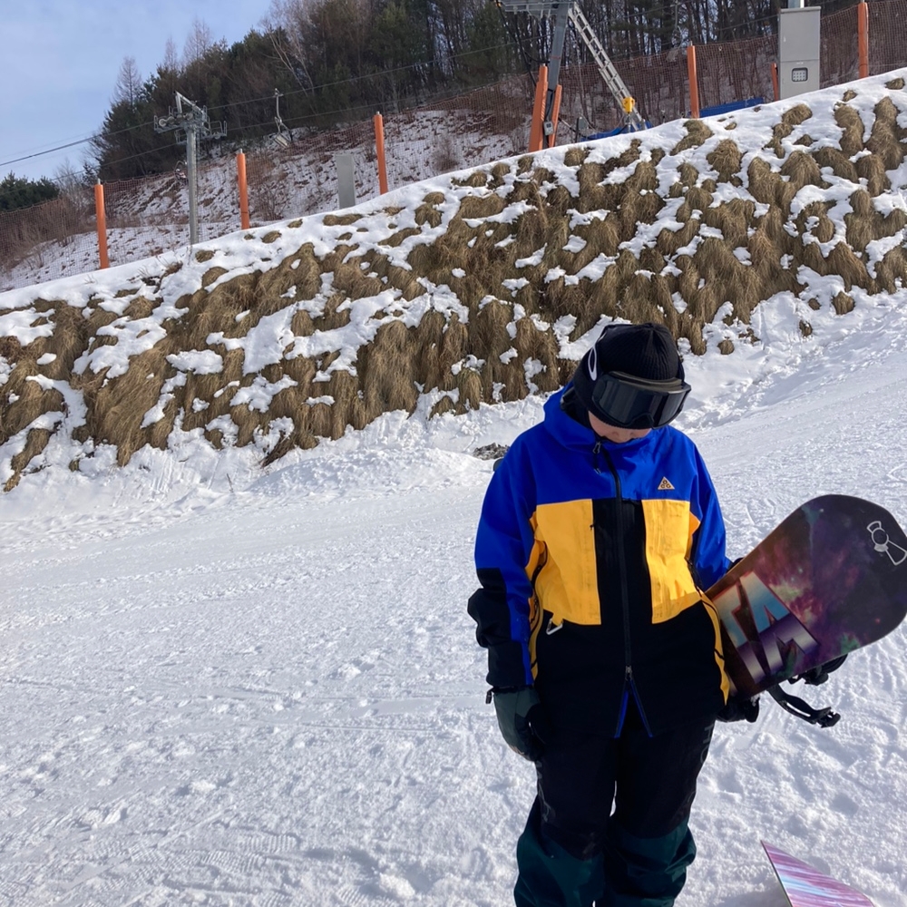 Nike NRG ACG Cuffed Beanie Black, Nike ACG Gore-Tex Misery Ridge Jacket Hyper Royal - US/EU 착용 스타일