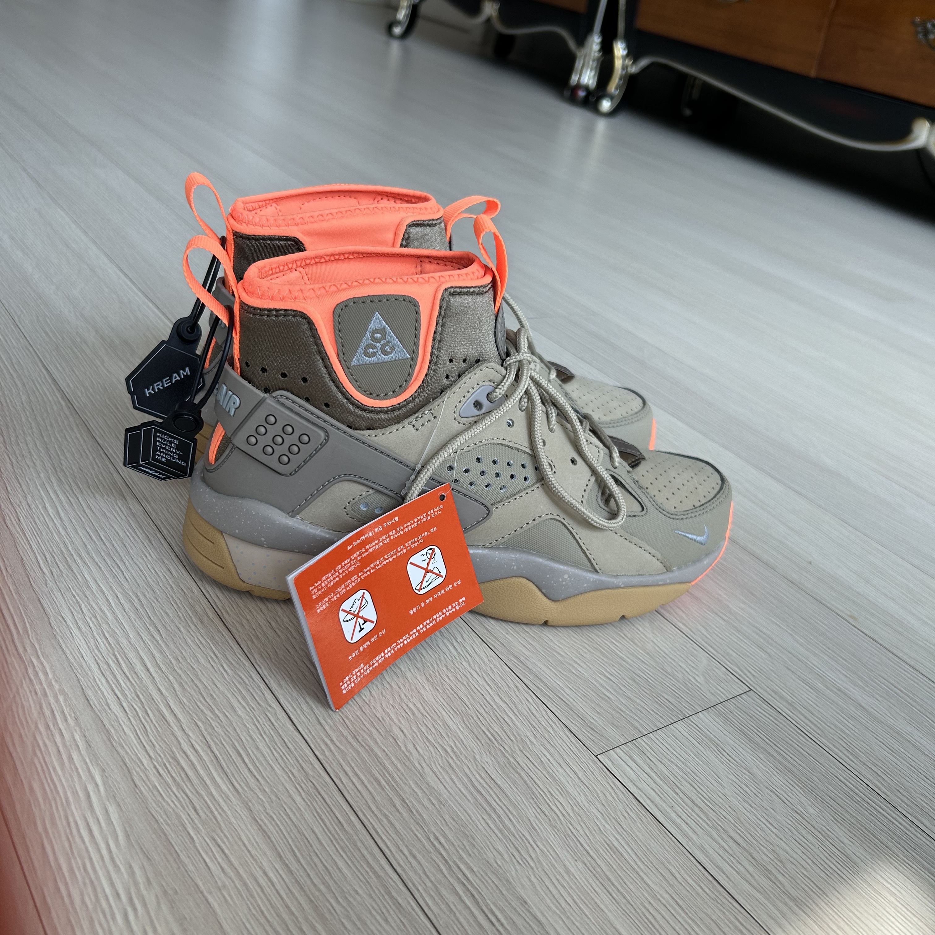 Nike ACG Air Mowabb Limestone 착용 스타일 - 1
