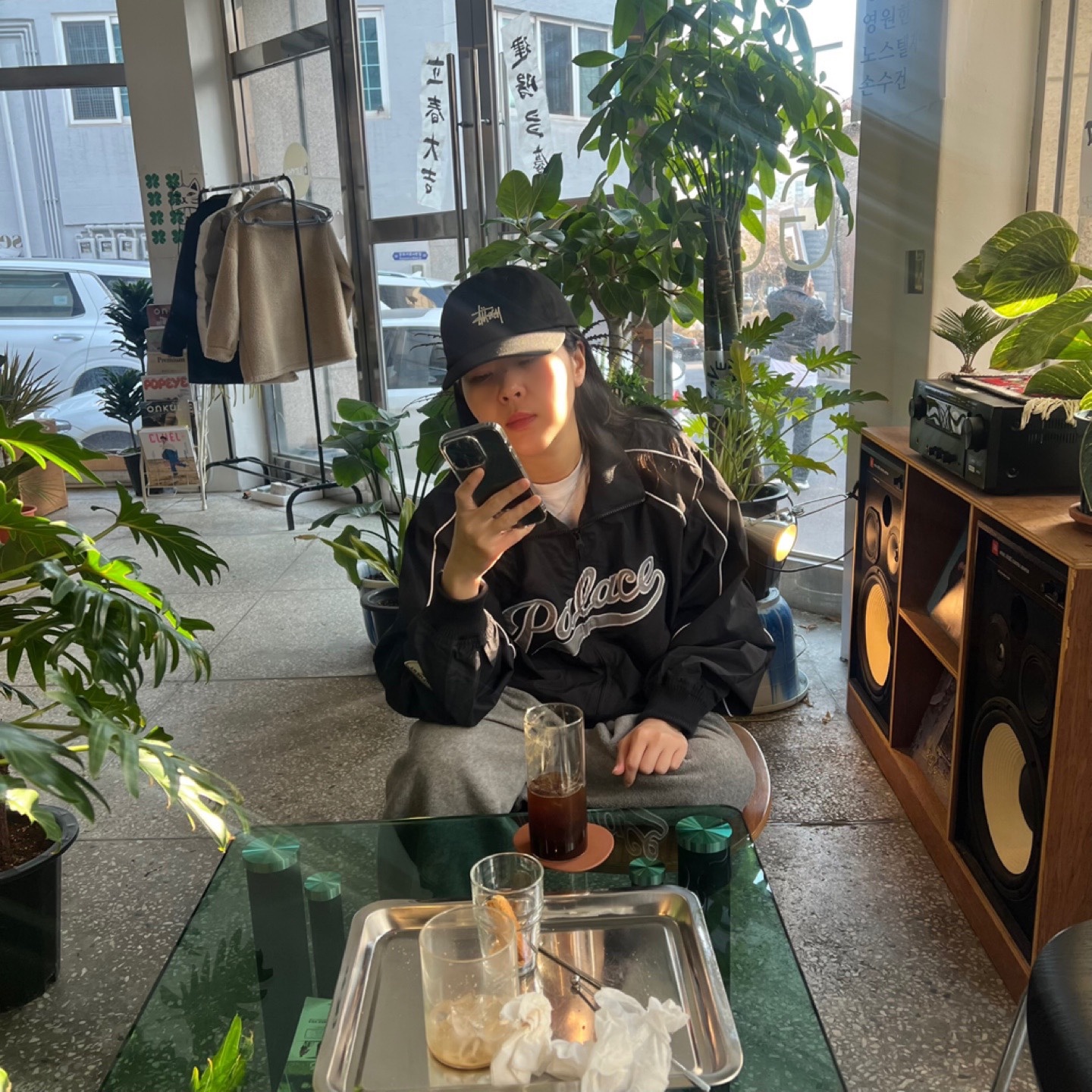 Palace Sport Mit Script Jacket Black - 22FW, Stussy Stock Low Pro Cap Black 착용 스타일