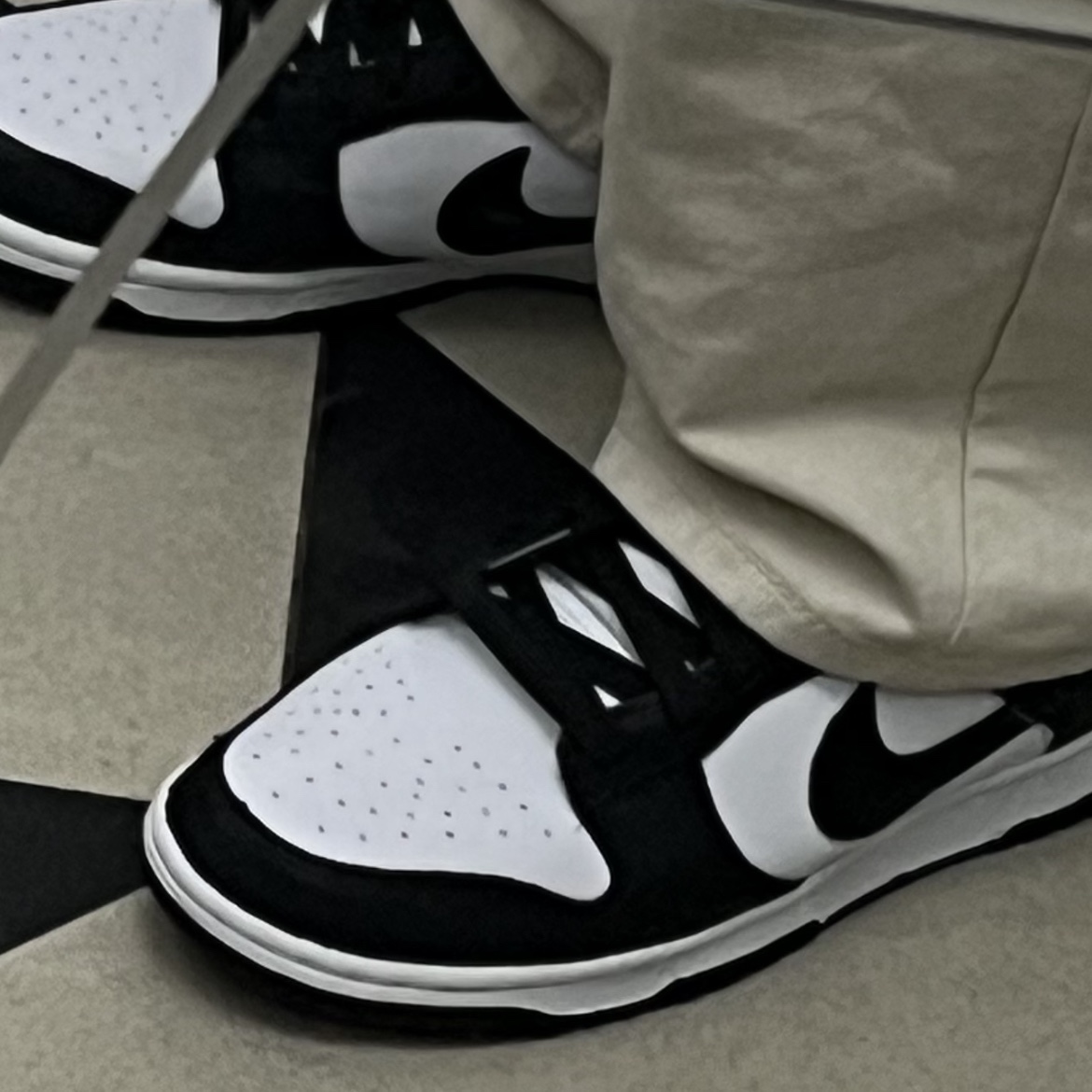 Nike Dunk Low Retro Black 착용 스타일