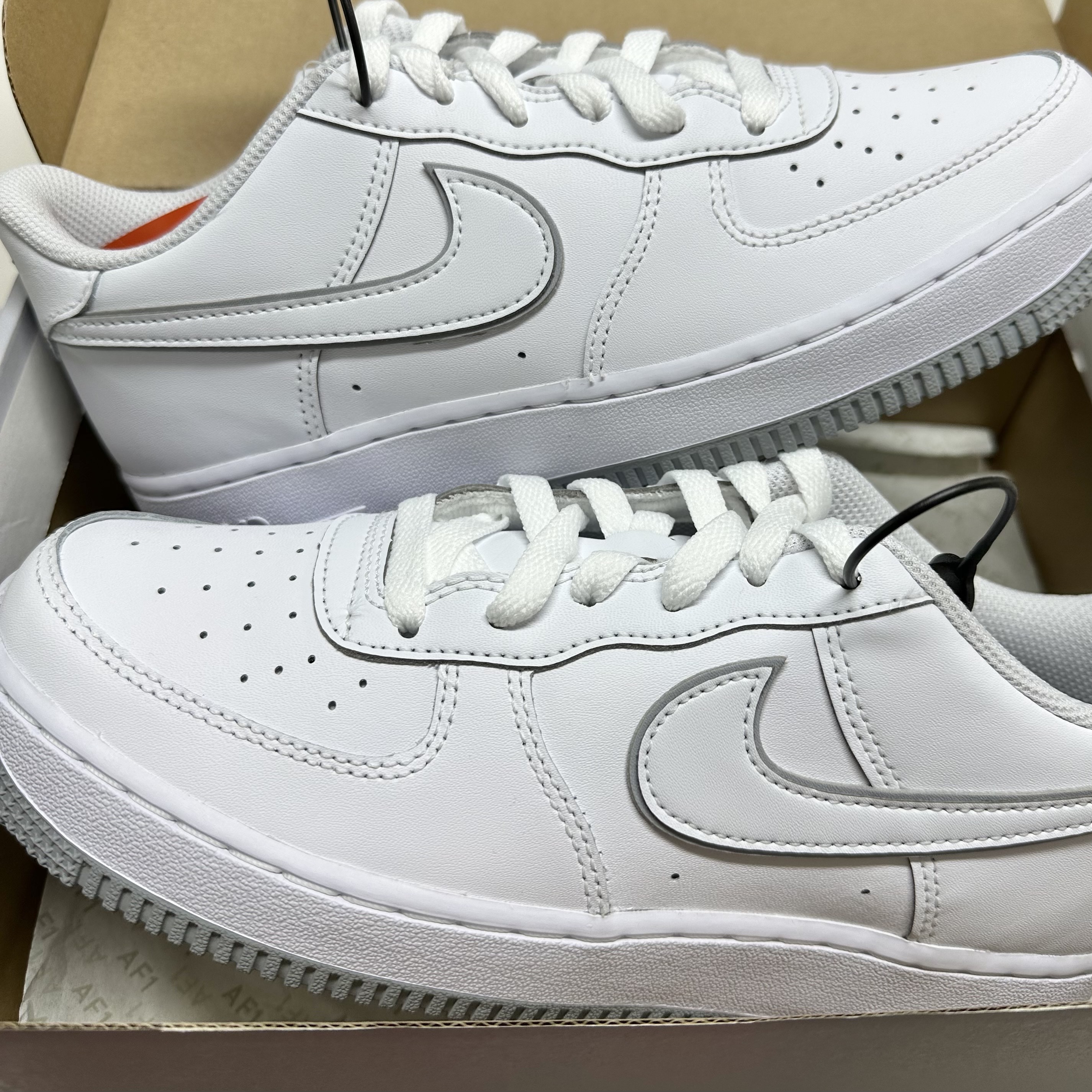 (GS) Nike Air Force 1 White Wolf Grey 착용 스타일