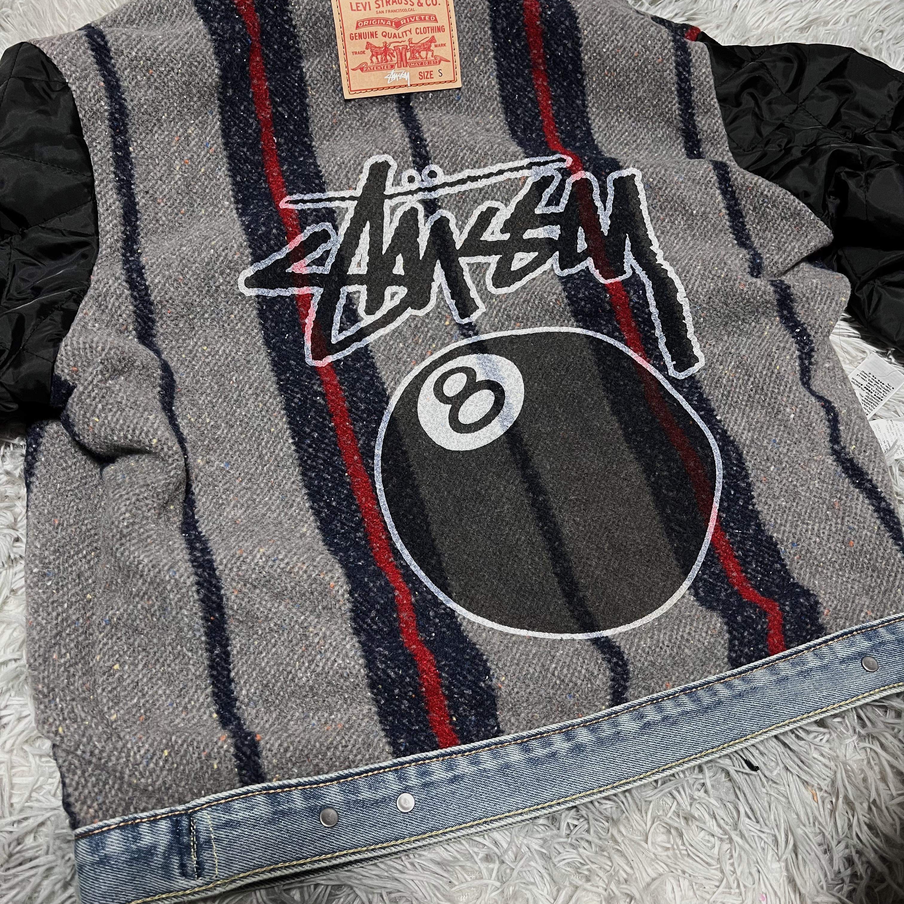 Stussy x Levi's Embossed Trucker Jacket Indigo 착용 스타일 - 3