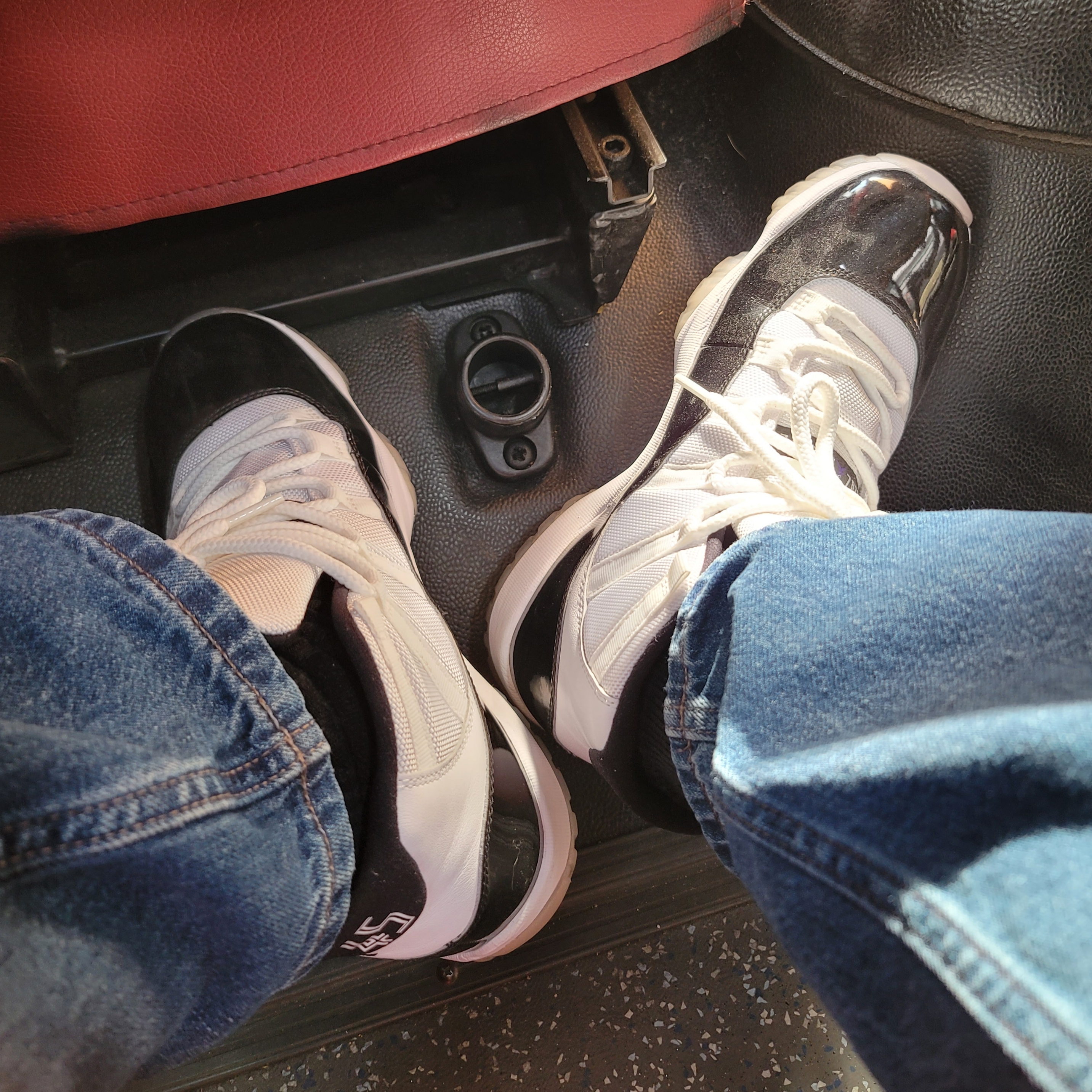 Jordan 11 Retro Concord 2018 착용 스타일