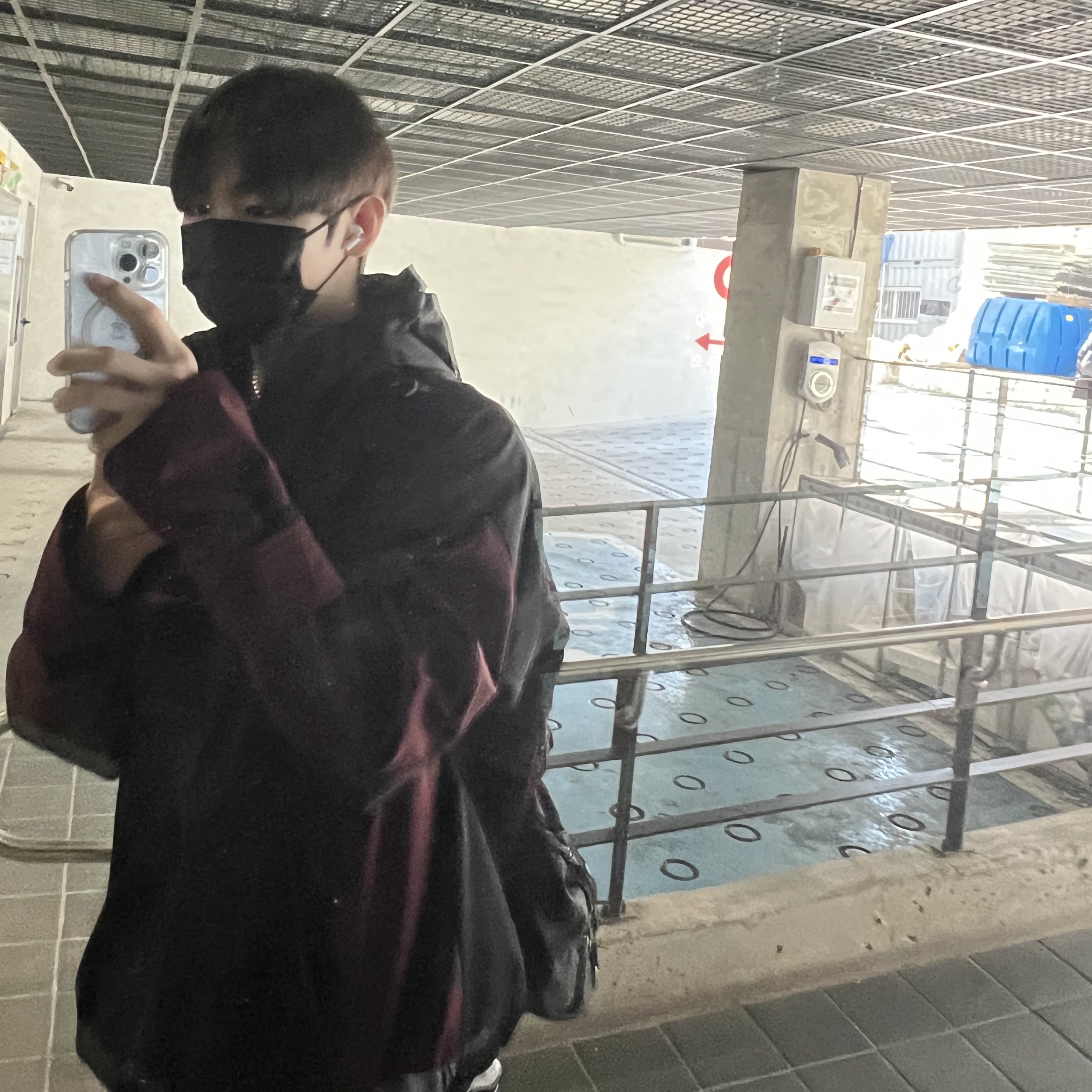 Undermycar Kame Multi Zip Turtle Shell Parka Hot Rod - 22FW, Apple iPhone 13 Pro 256GB Silver (Korean Ver.) 착용 스타일