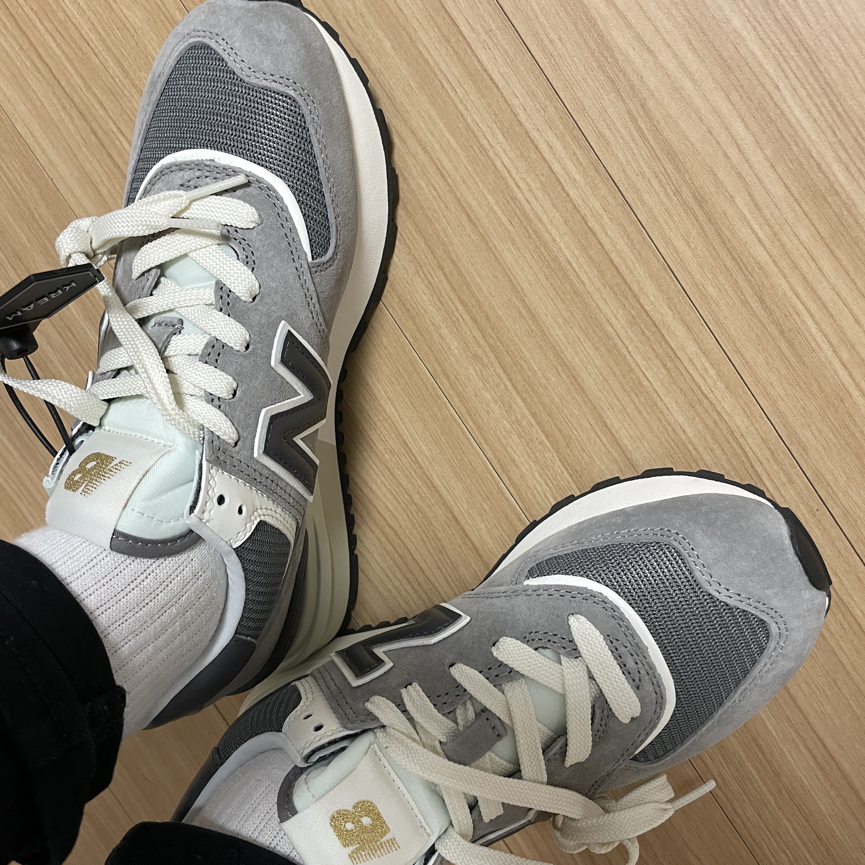 New Balance 574 Legacy Grey 착용 스타일 - 4