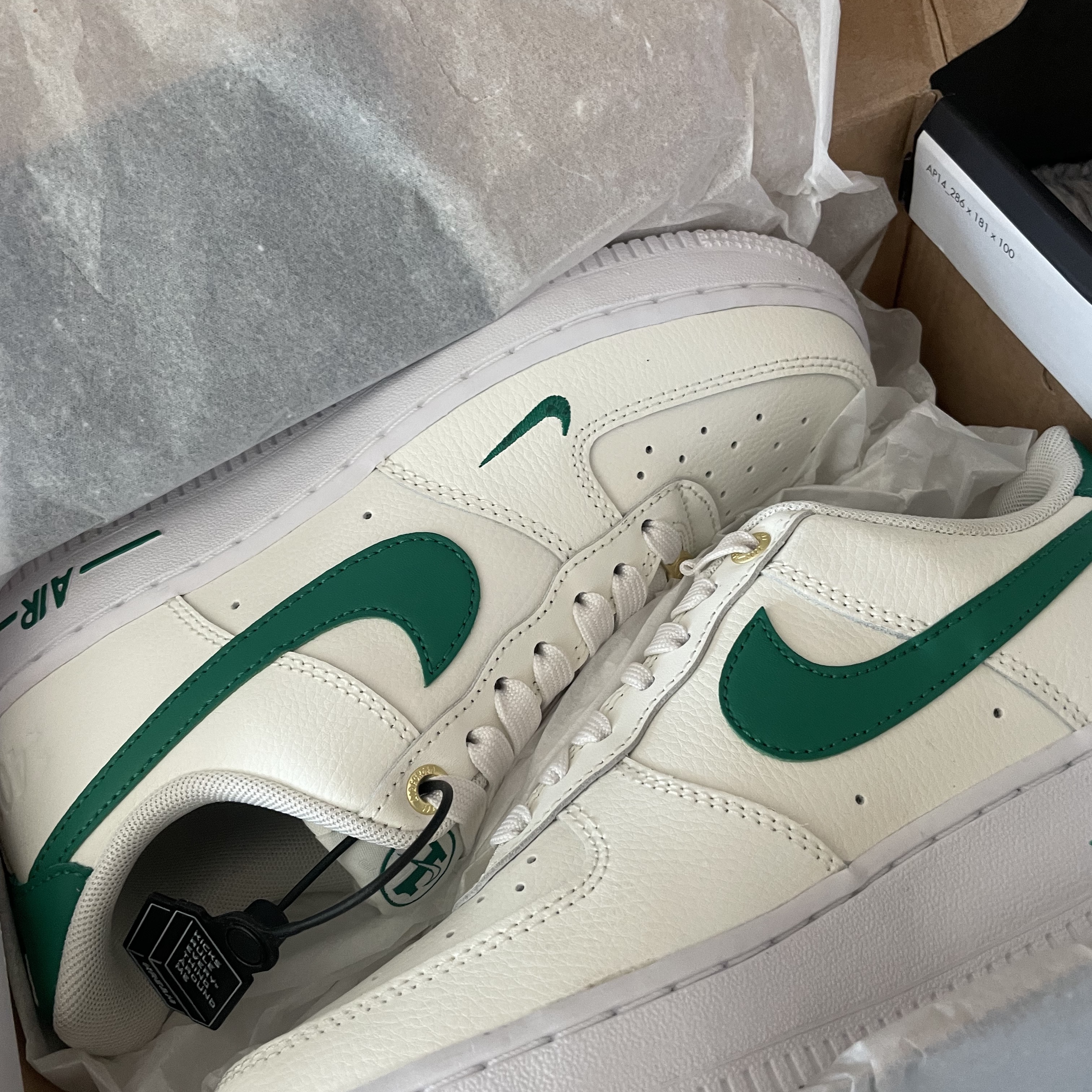 (W) Nike Air Force 1 '07 SE 40th Anniversary Join Forces Sail Malachite 착용 스타일