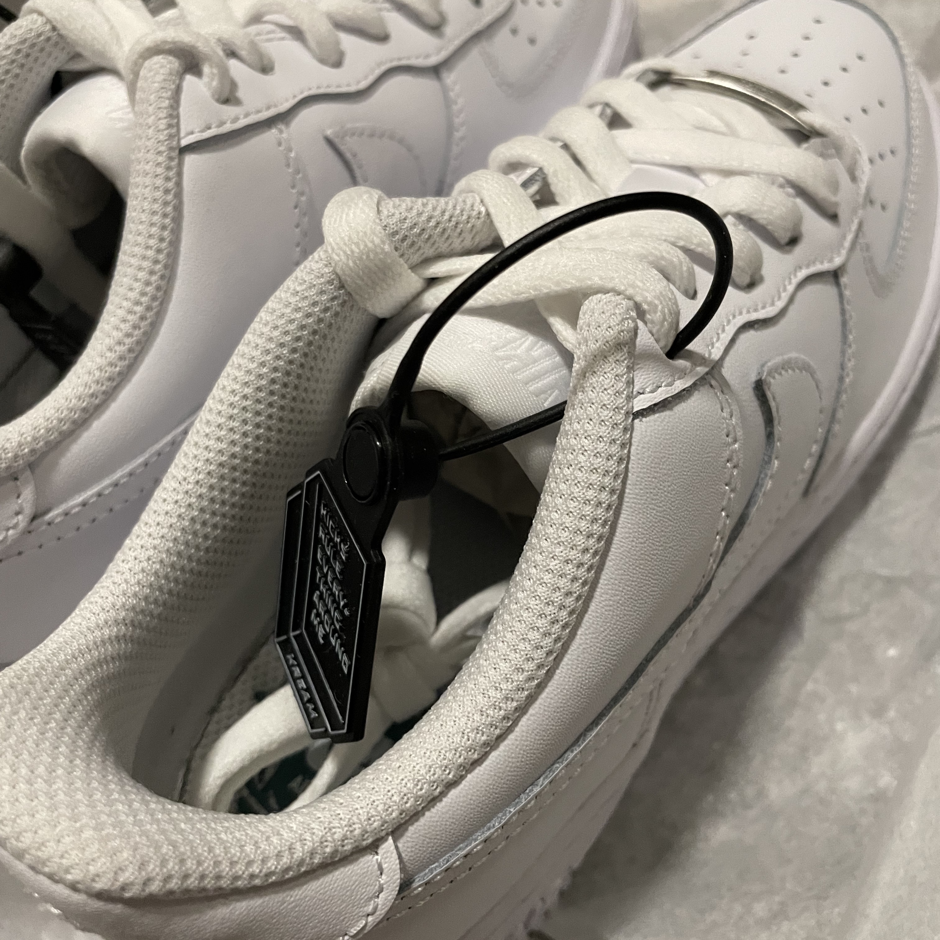 (GS) Nike Air Force 1 LE White 착용 스타일