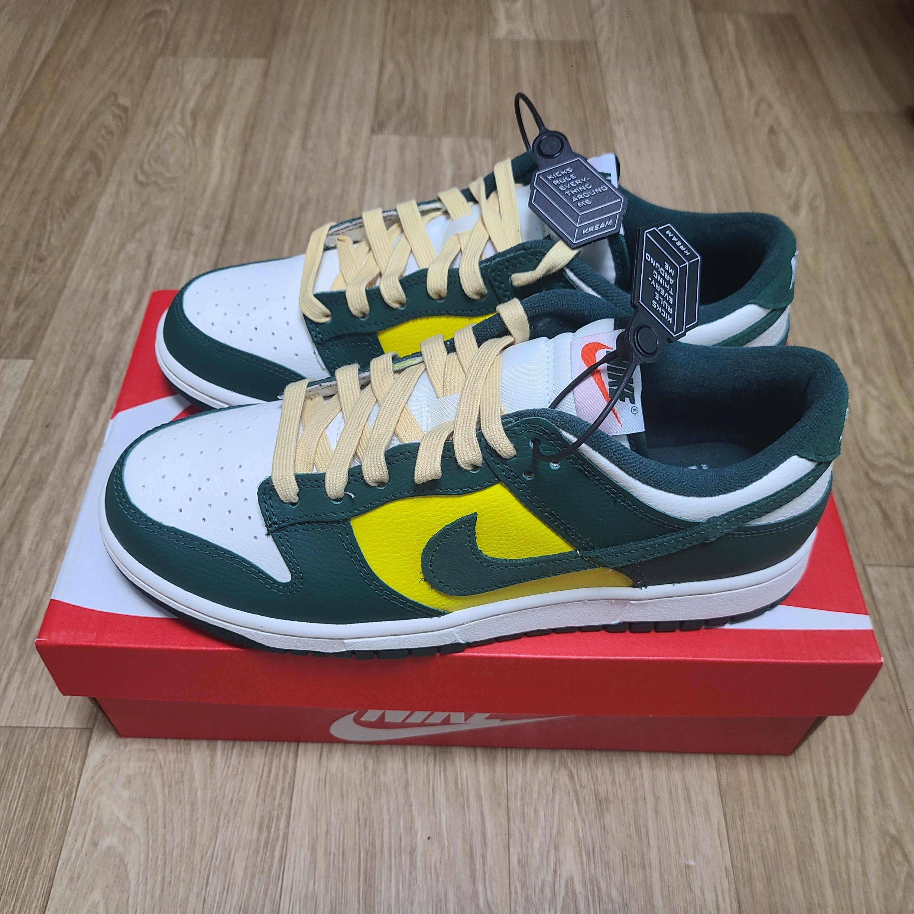 (W) Nike Dunk Low SE Opti Noble Green 착용 스타일 - 1