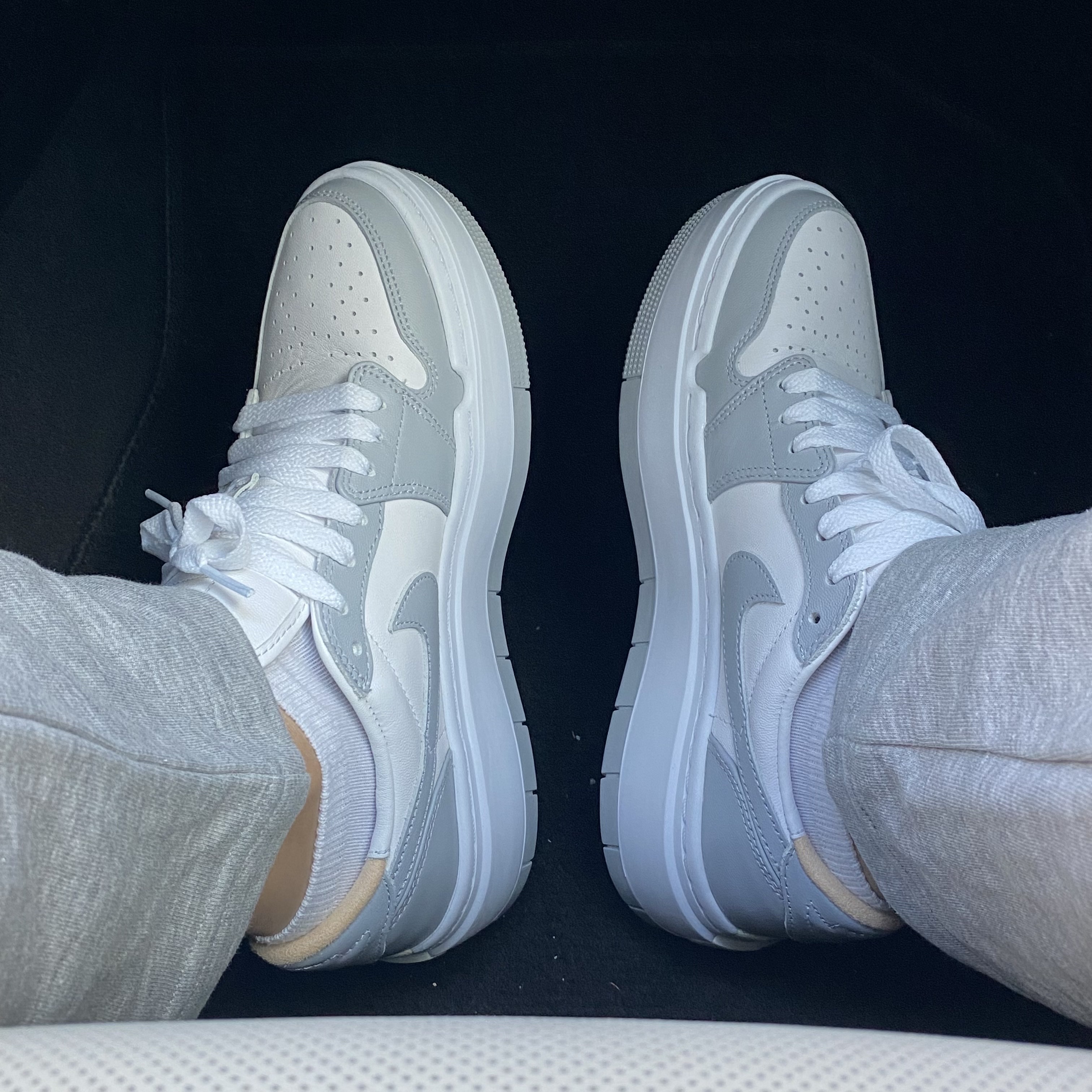 (W) Jordan 1 Elevate Low White and Wolf Grey 착용 스타일